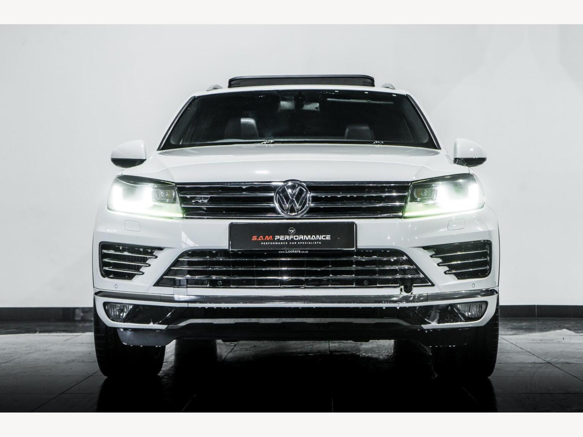 2015 Volkswagen TOUAREG image 7