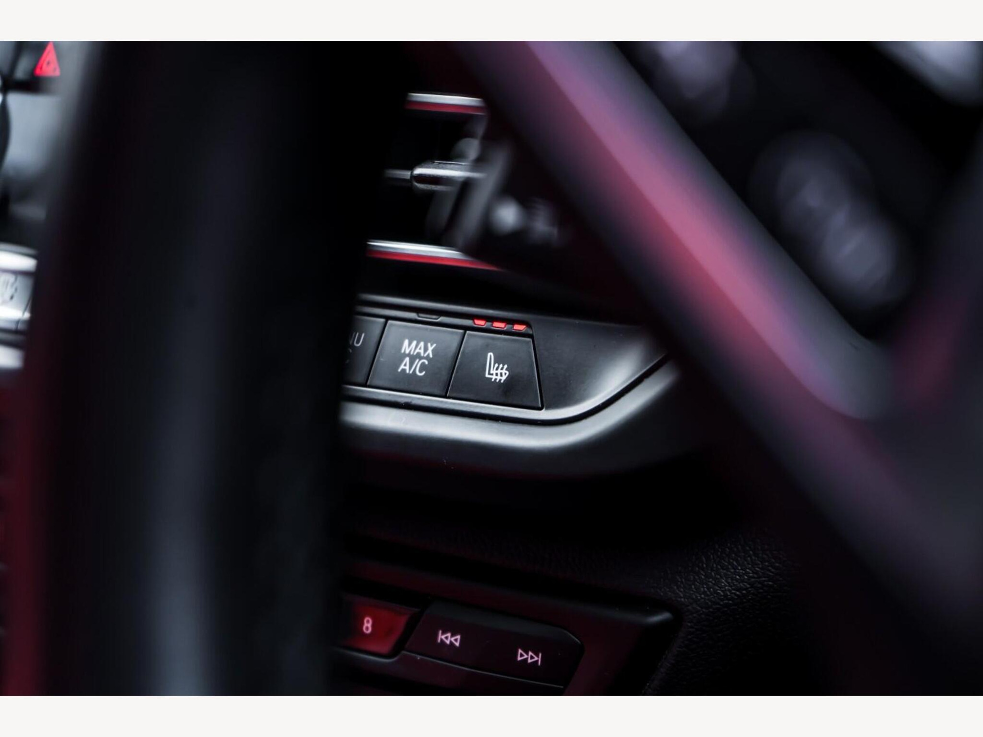 2021 BMW 1 SERIES image 19