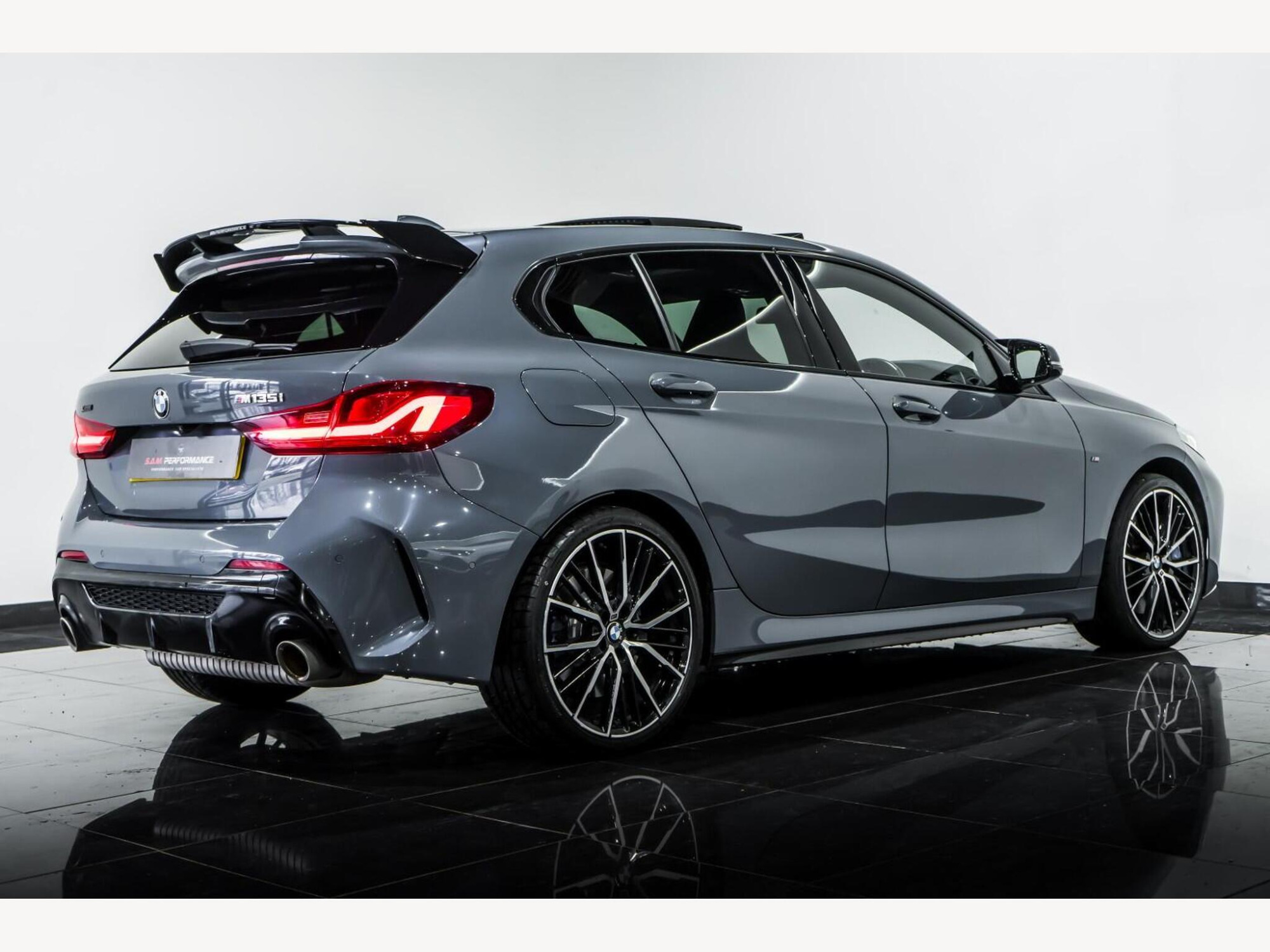 2021 BMW 1 SERIES image 6