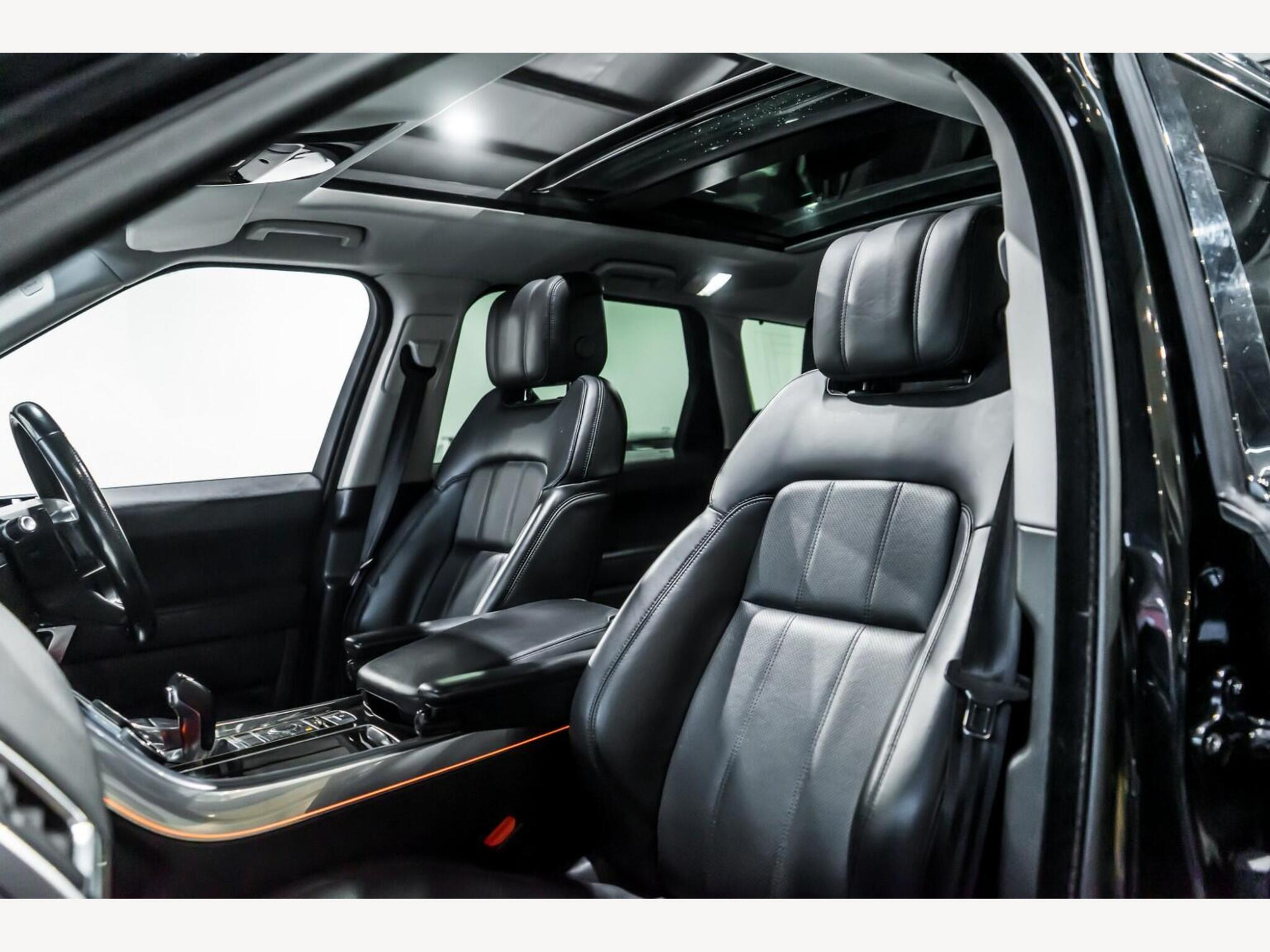 2018 Land Rover RANGE ROVER SPORT image 10