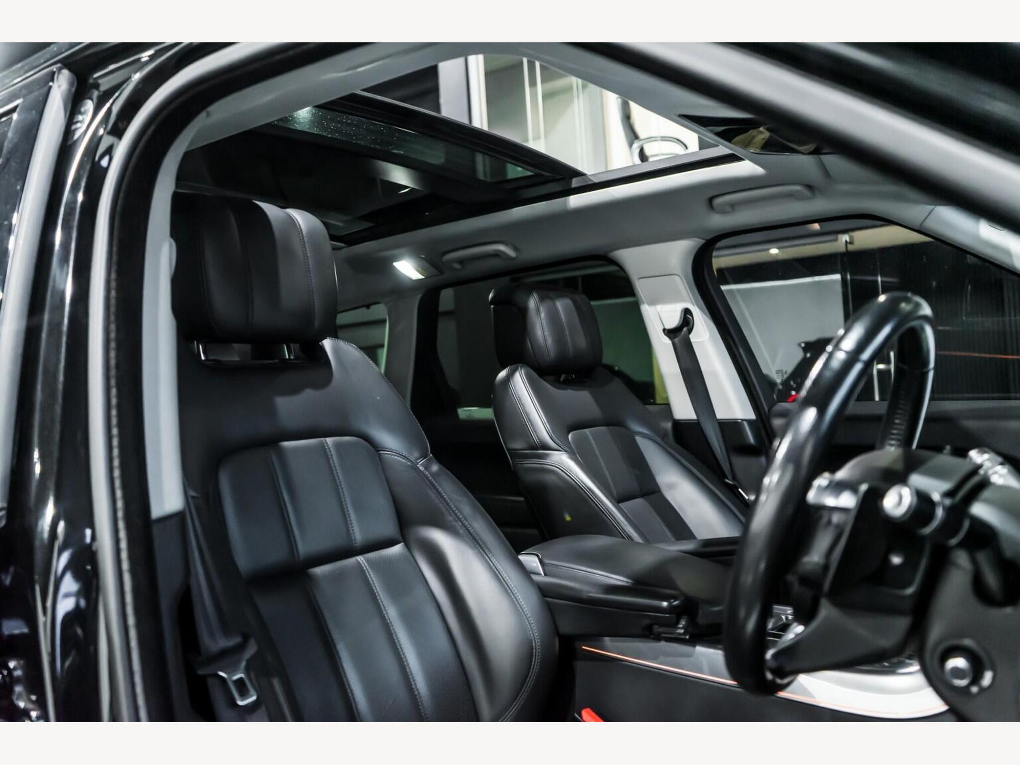 2018 Land Rover RANGE ROVER SPORT image 9