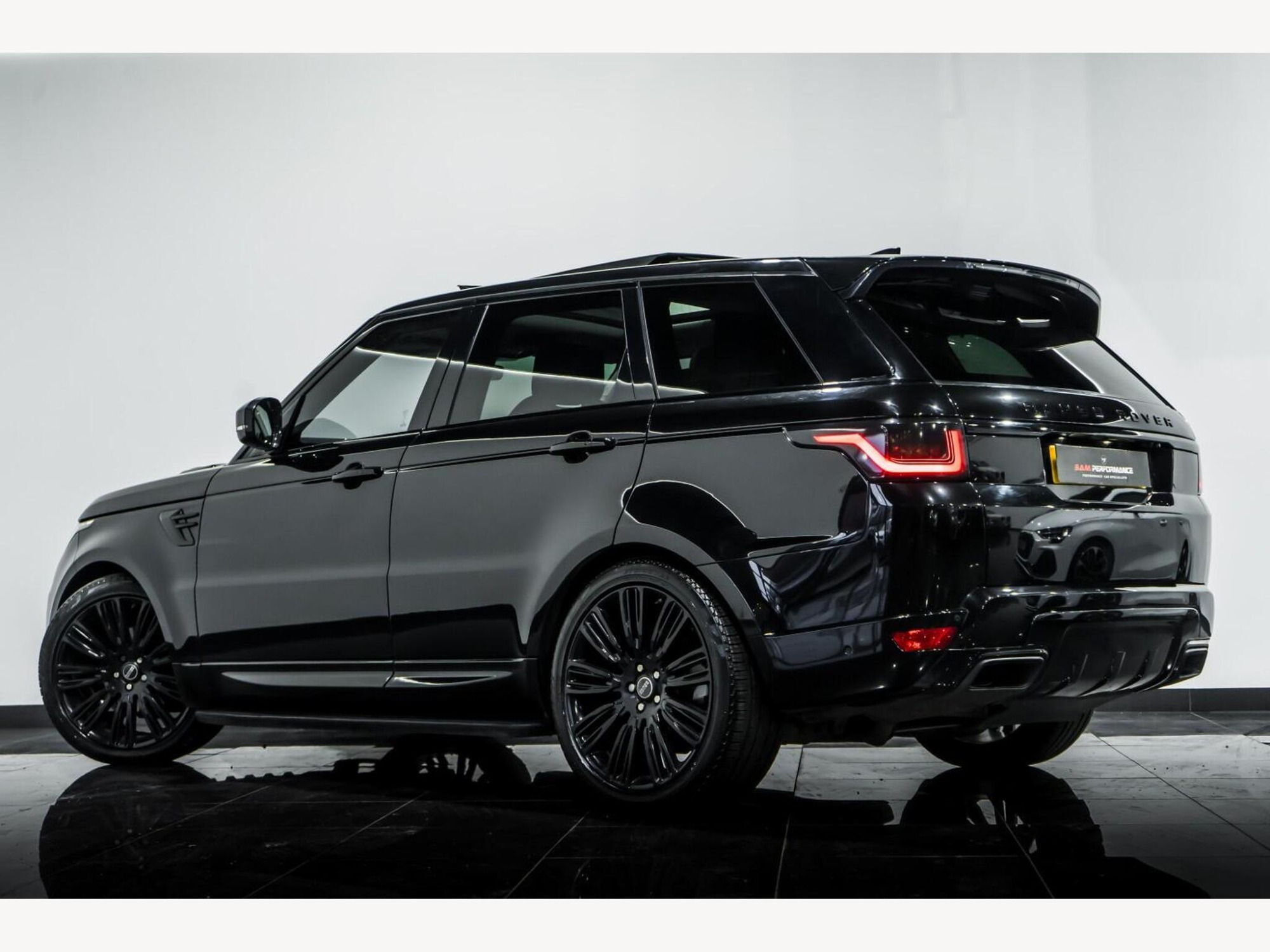 2018 Land Rover RANGE ROVER SPORT image 4