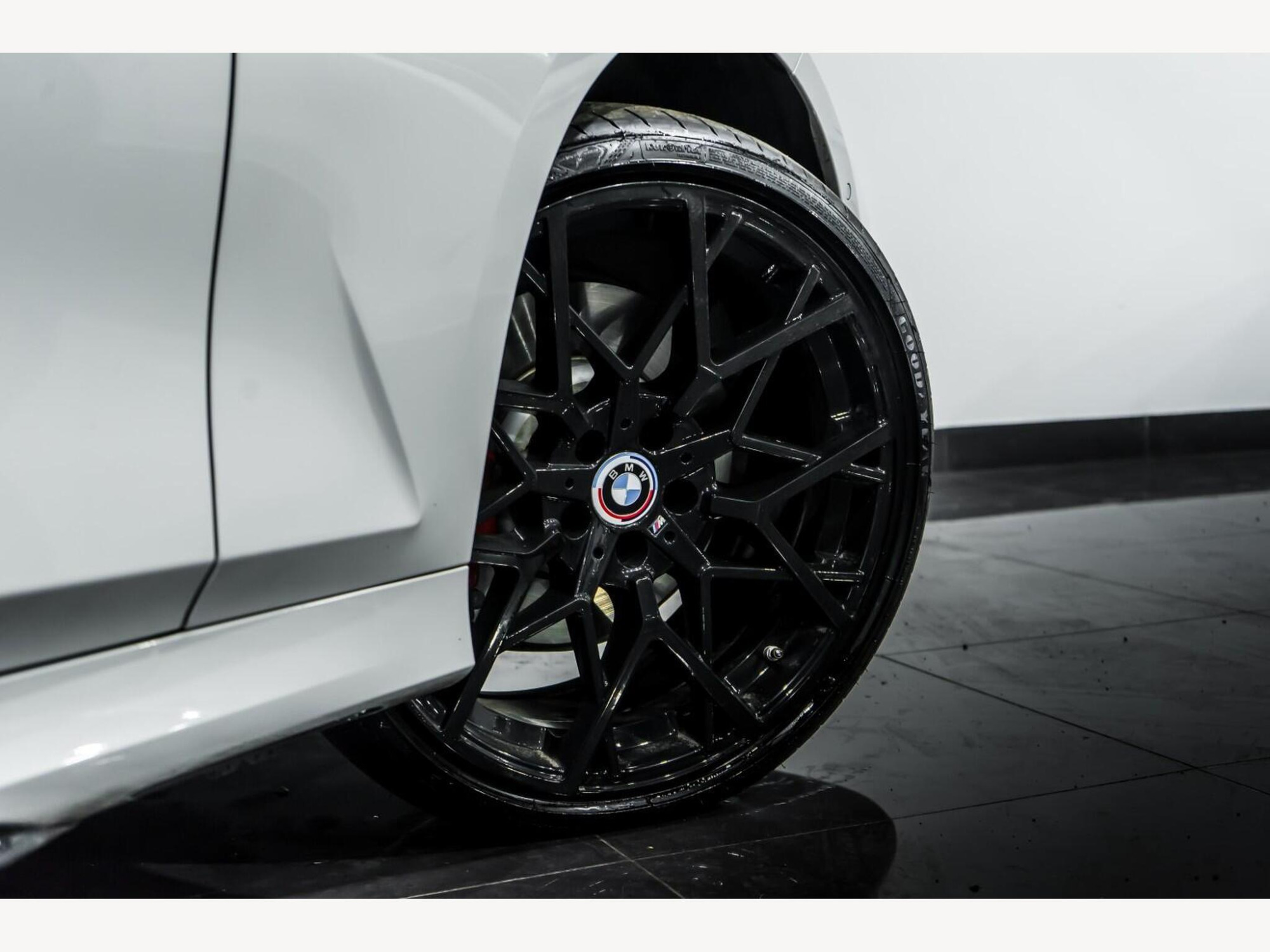 2019 BMW 3 SERIES image 9