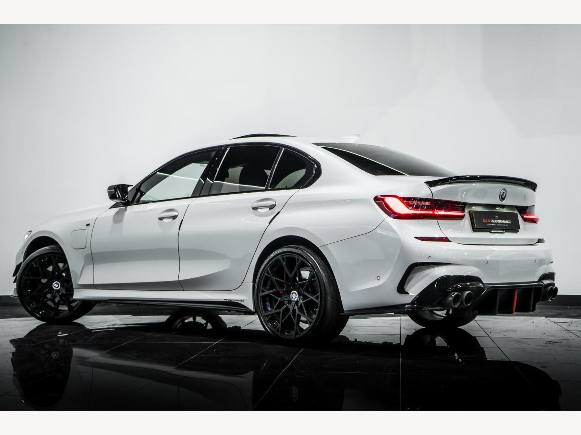 2019 BMW 3 SERIES image 4