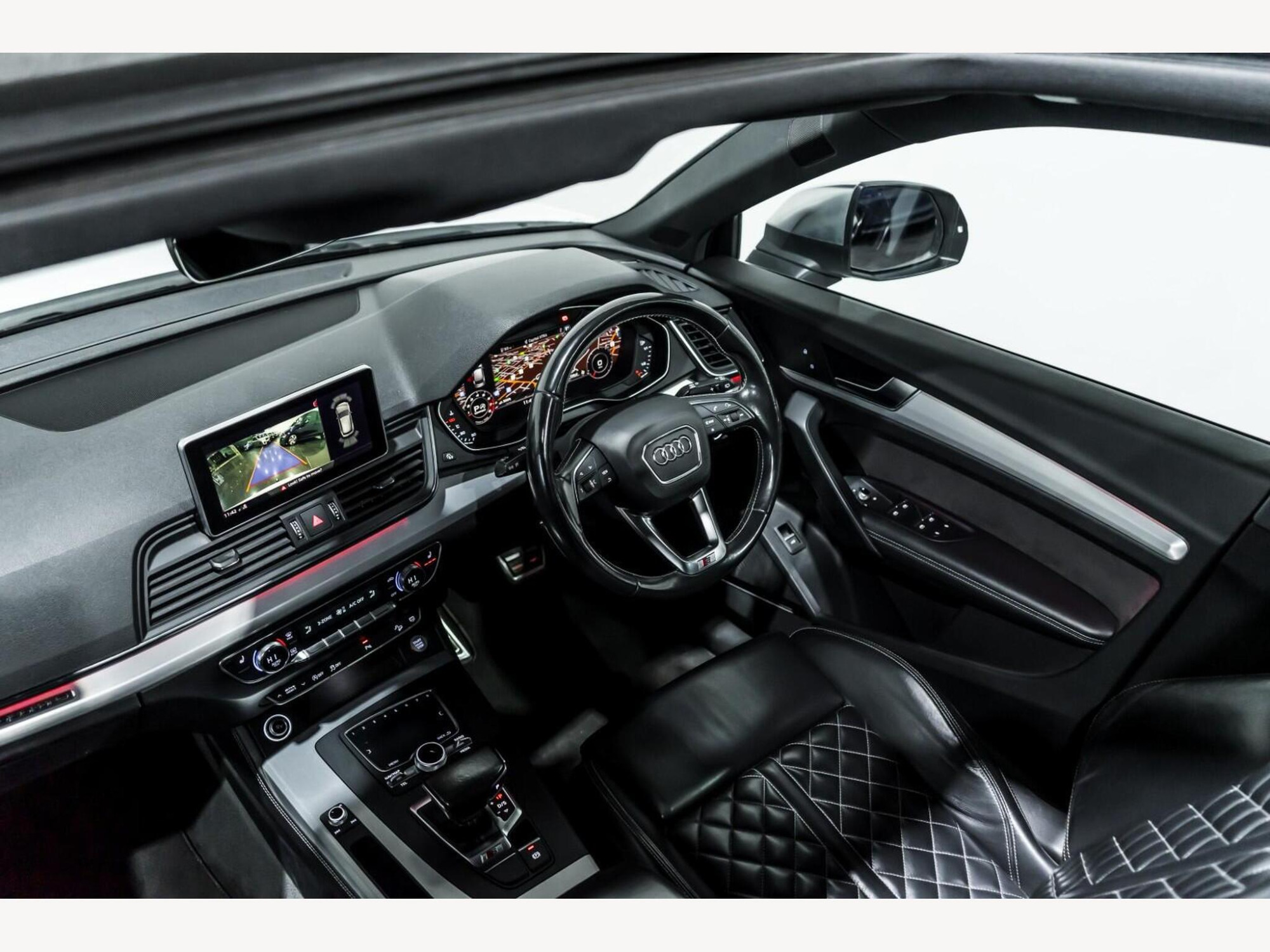 2017 Audi SQ5 image 11
