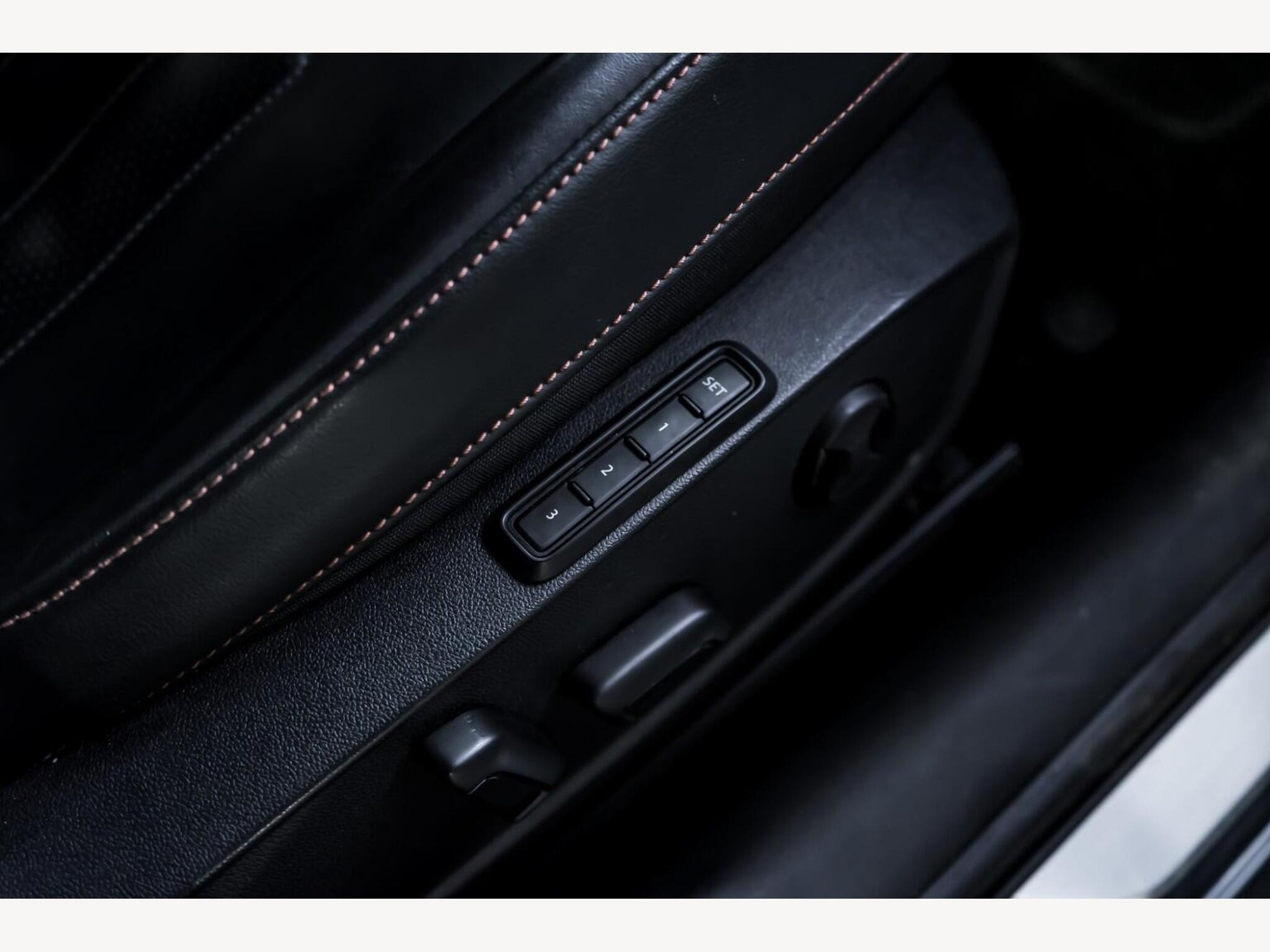 2021 CUPRA FORMENTOR image 17