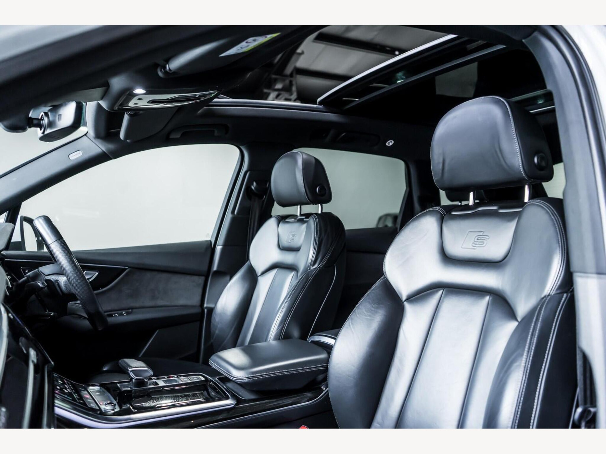2020 Audi Q7 image 12
