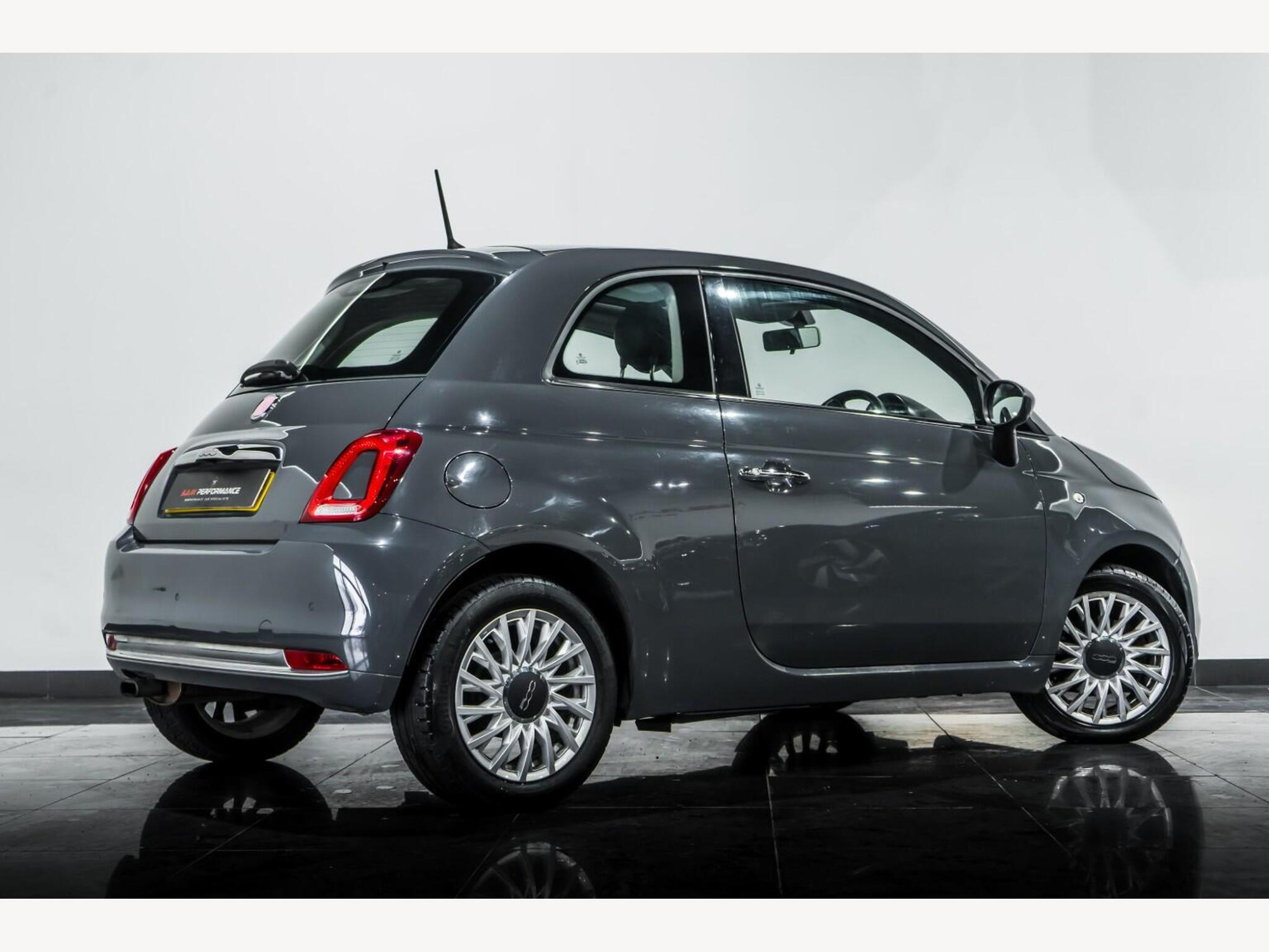 2016 Fiat 500 image 3