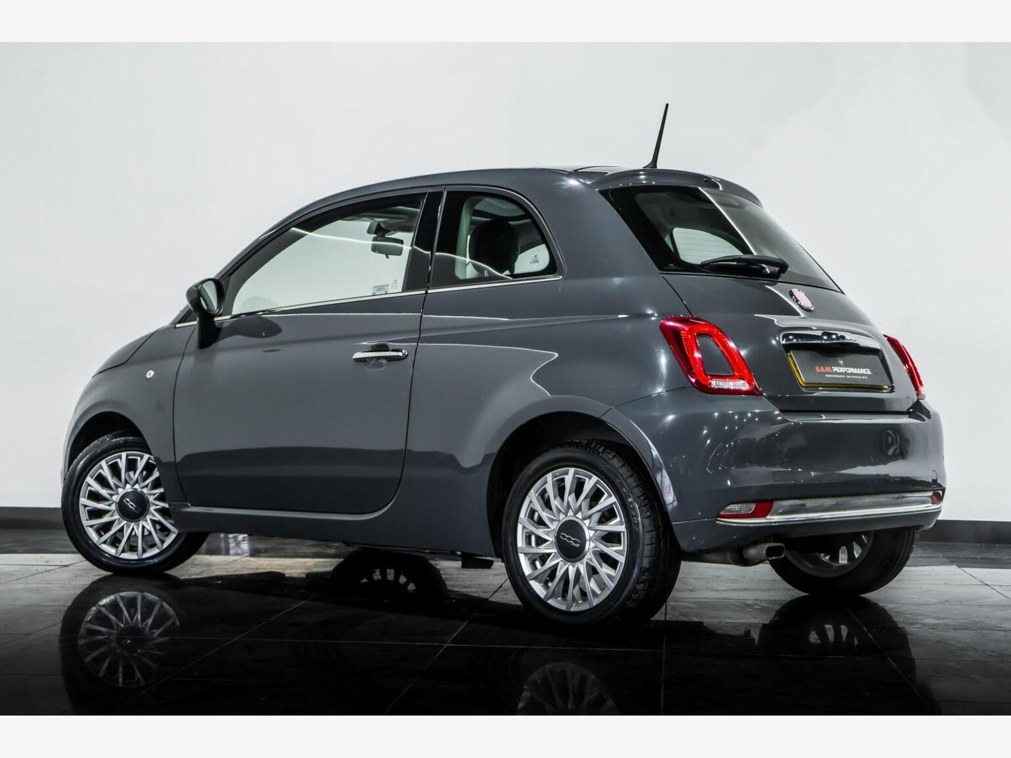2016 Fiat 500 image 4