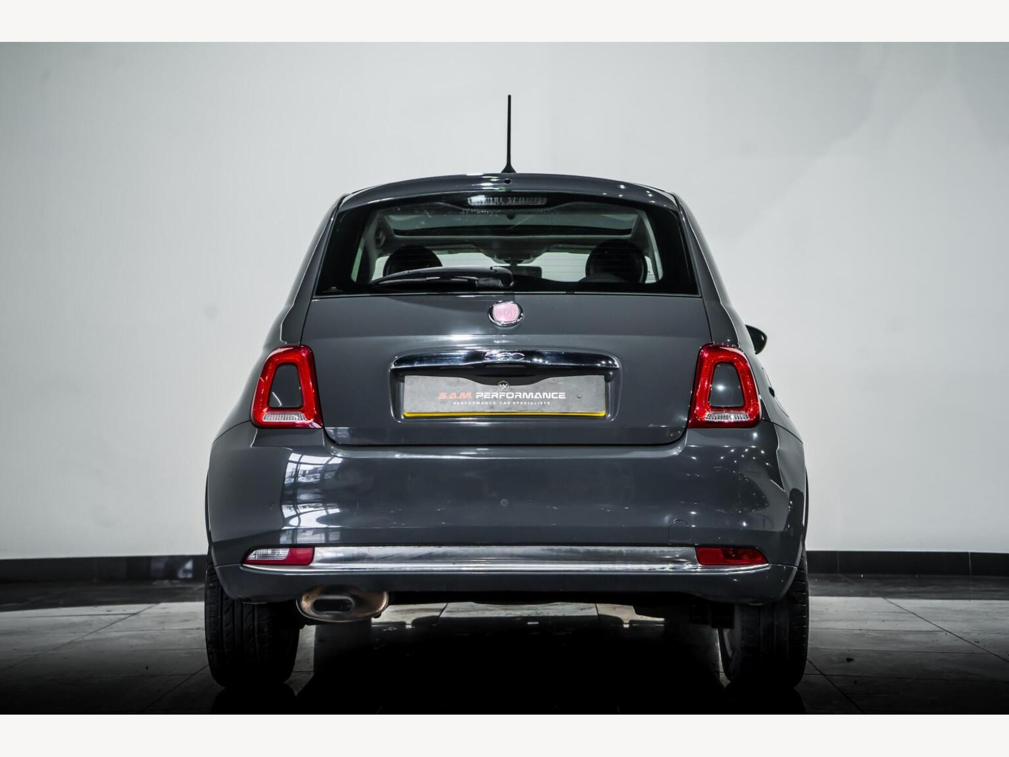 2016 Fiat 500 image 8