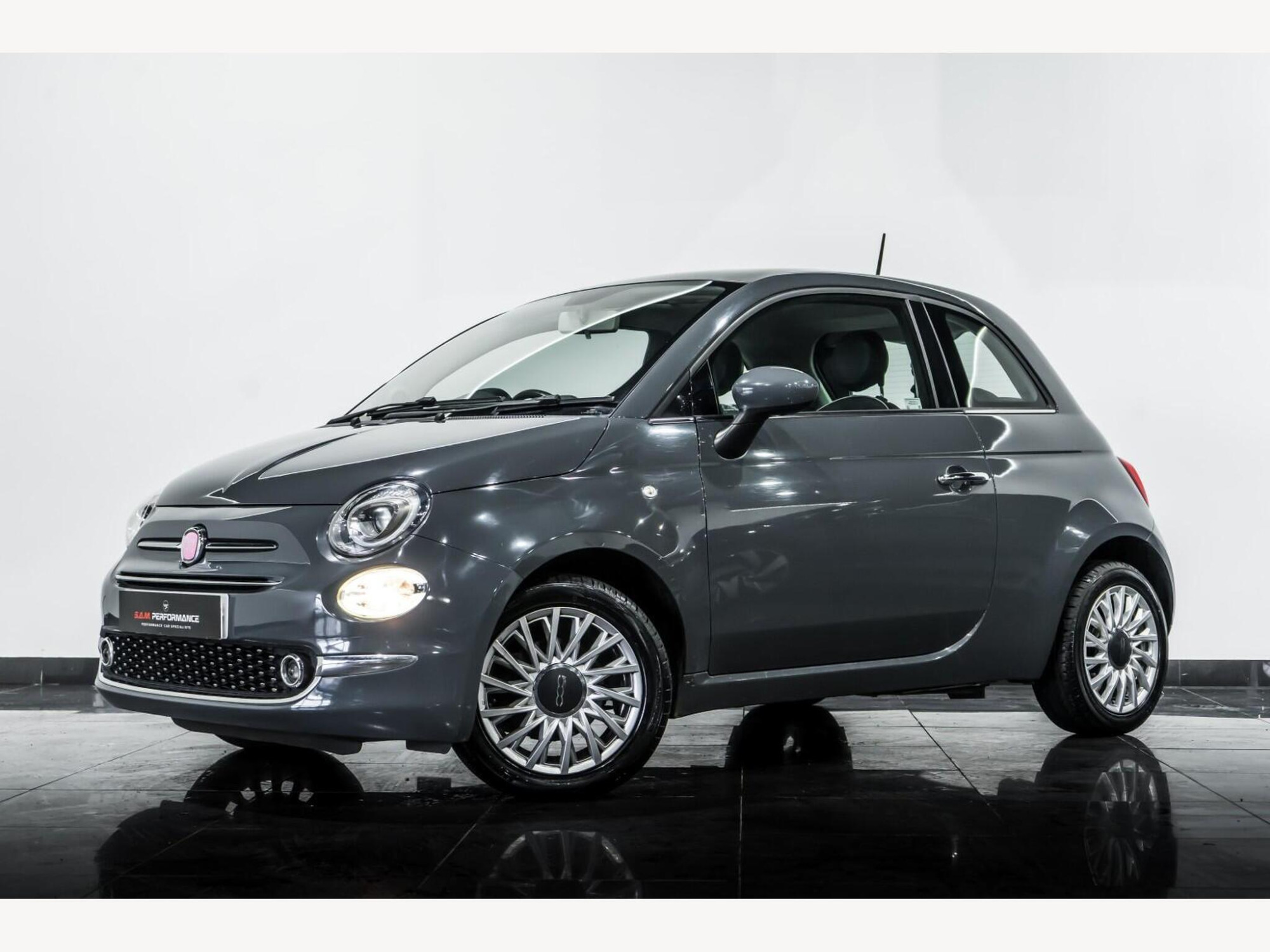 2016 Fiat 500 image 2