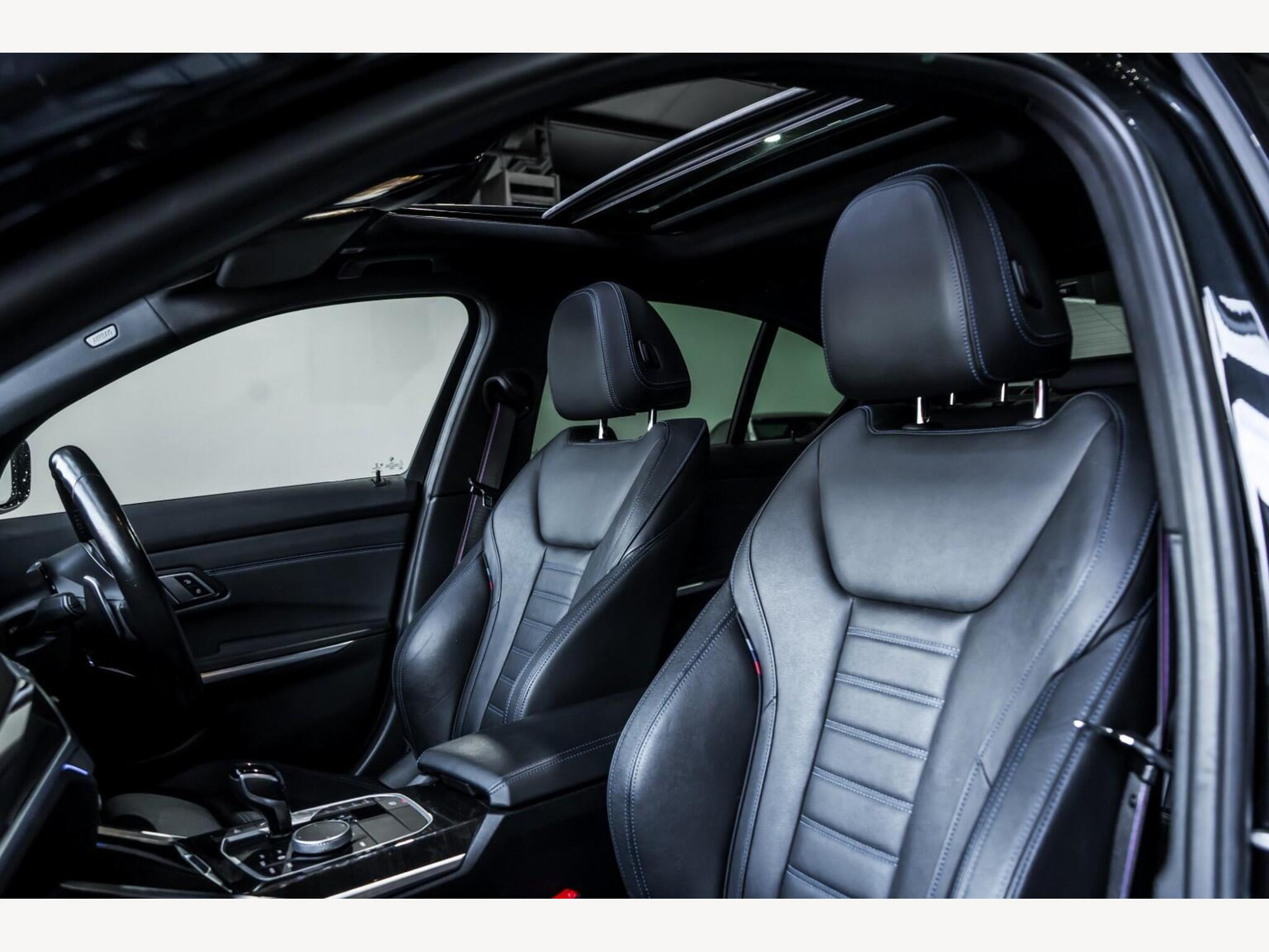 2021 BMW 3 SERIES image 12