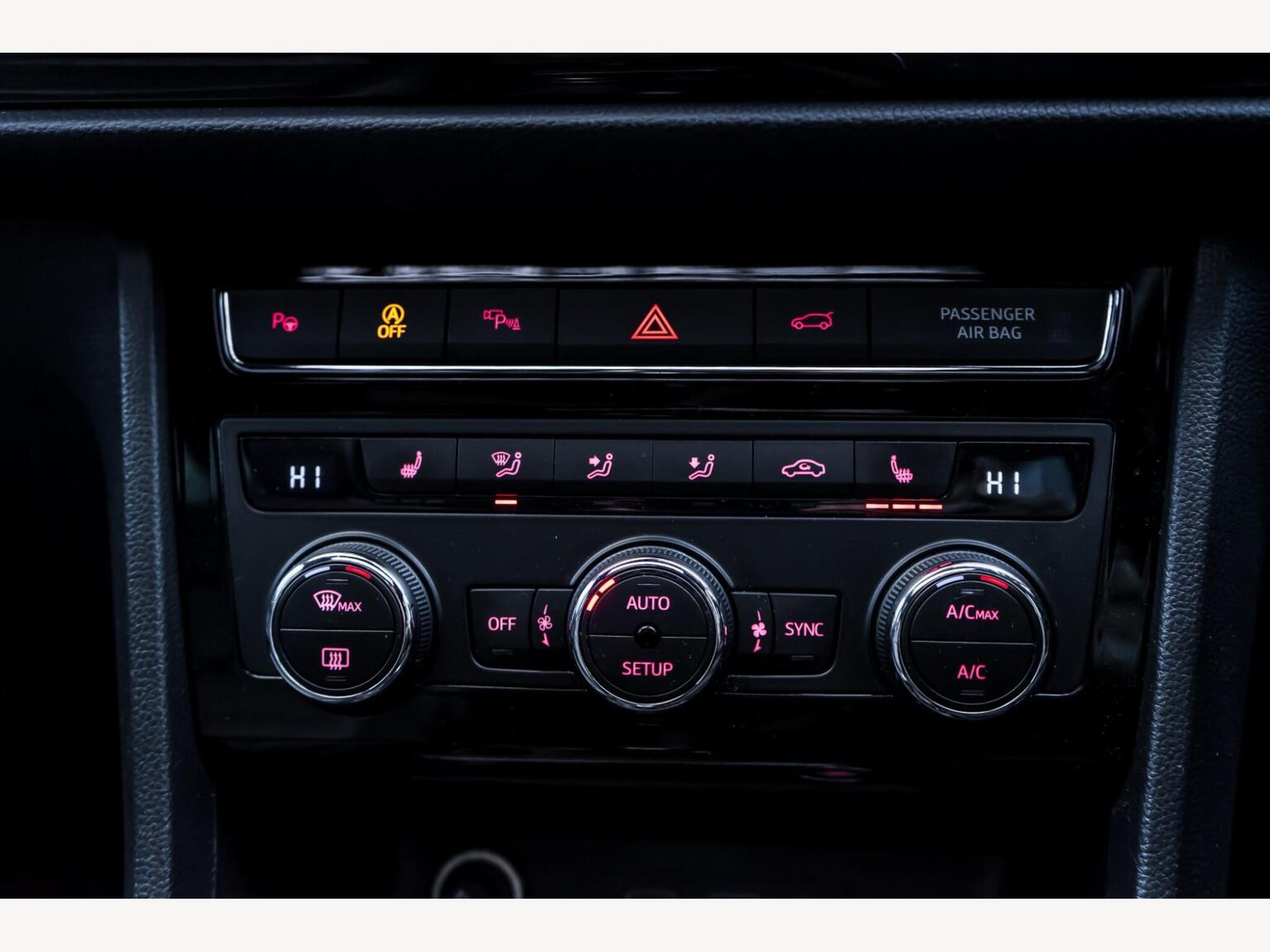 2019 SEAT ATECA image 17