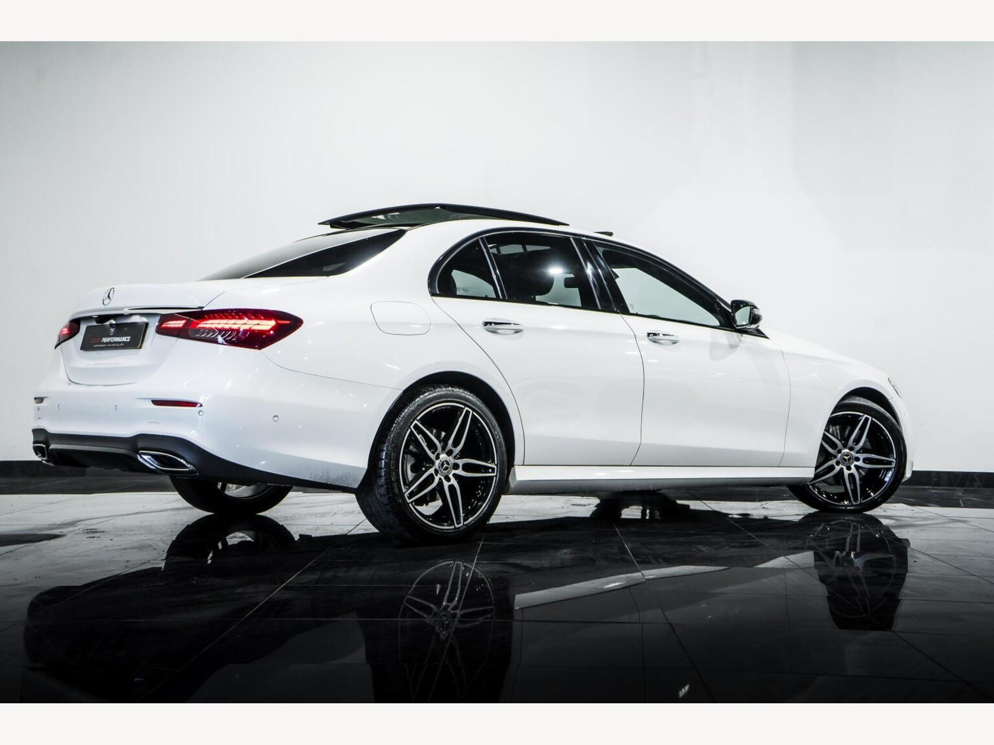 2020 Mercedes-Benz E CLASS image 3