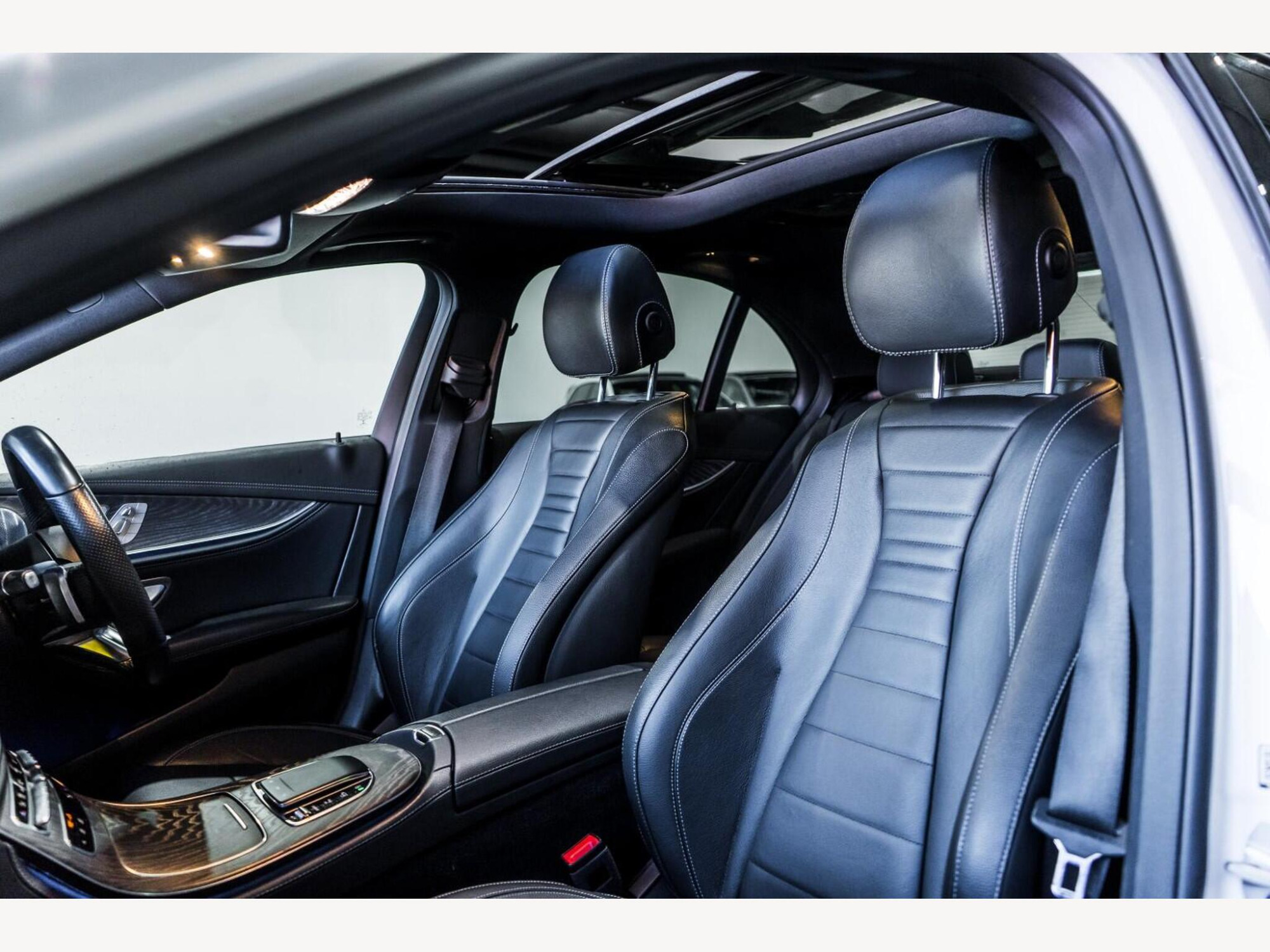 2020 Mercedes-Benz E CLASS image 12