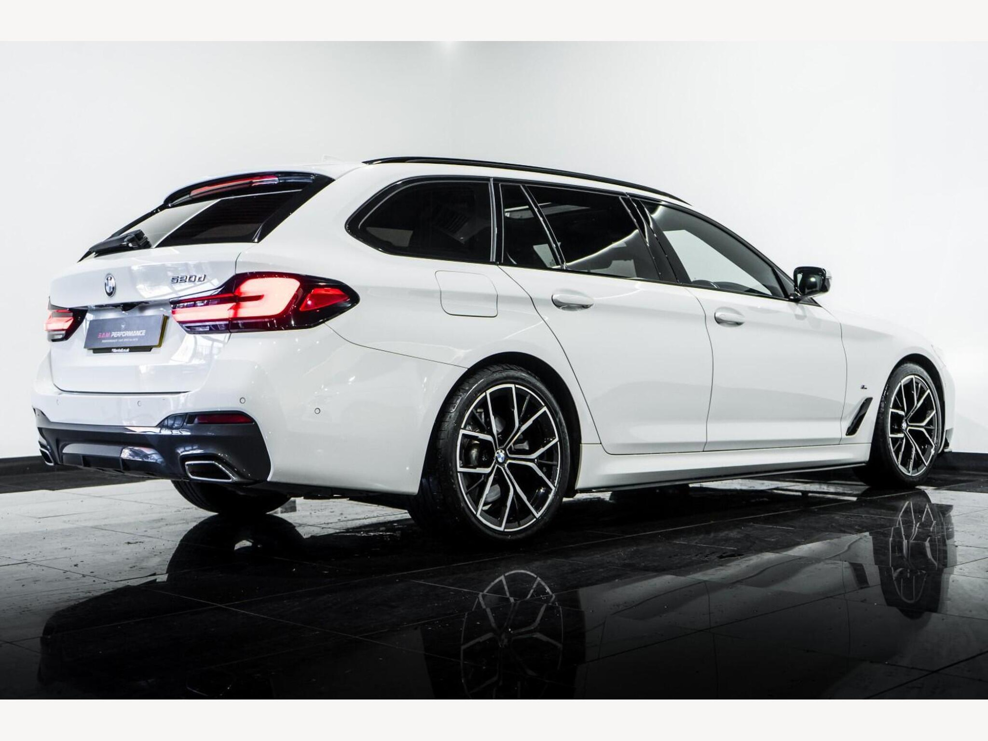 2022 BMW 5 SERIES image 6