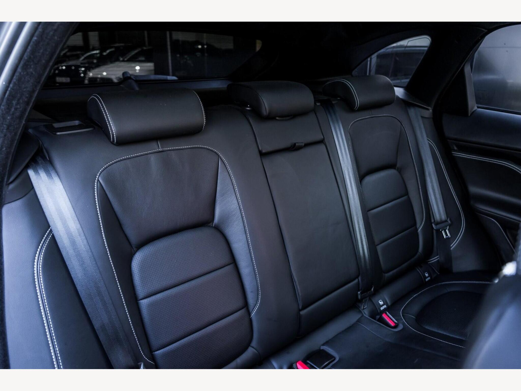 2019 Jaguar F-PACE image 13