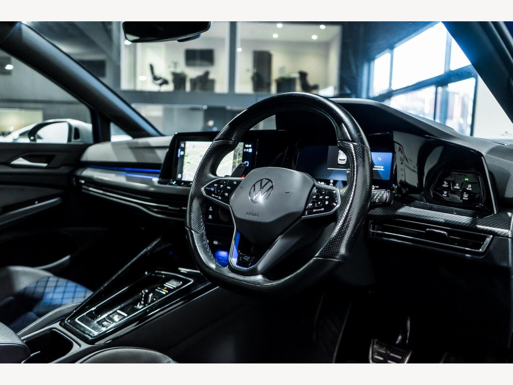 2023 Volkswagen GOLF image 10