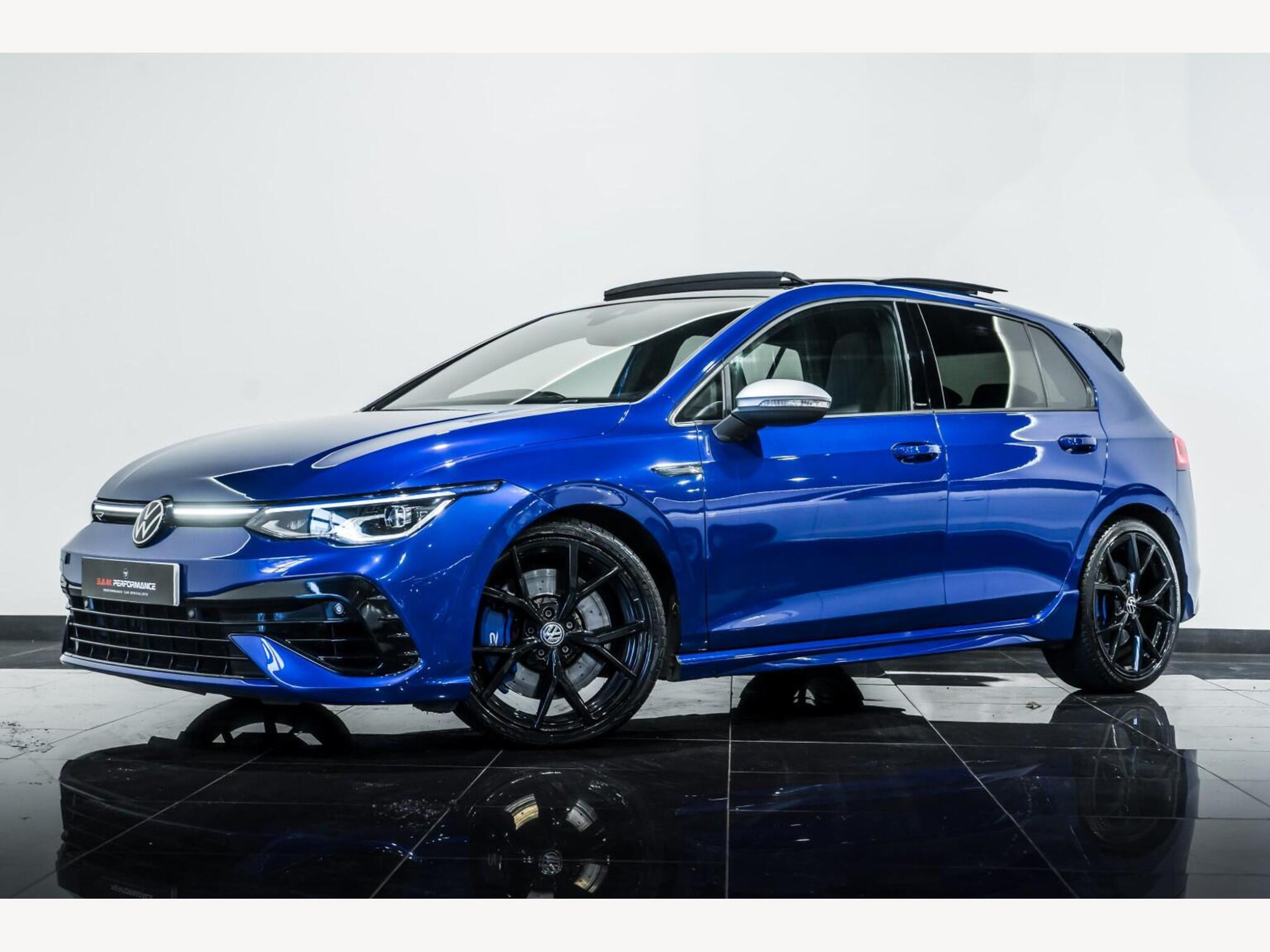 2023 Volkswagen GOLF image 2