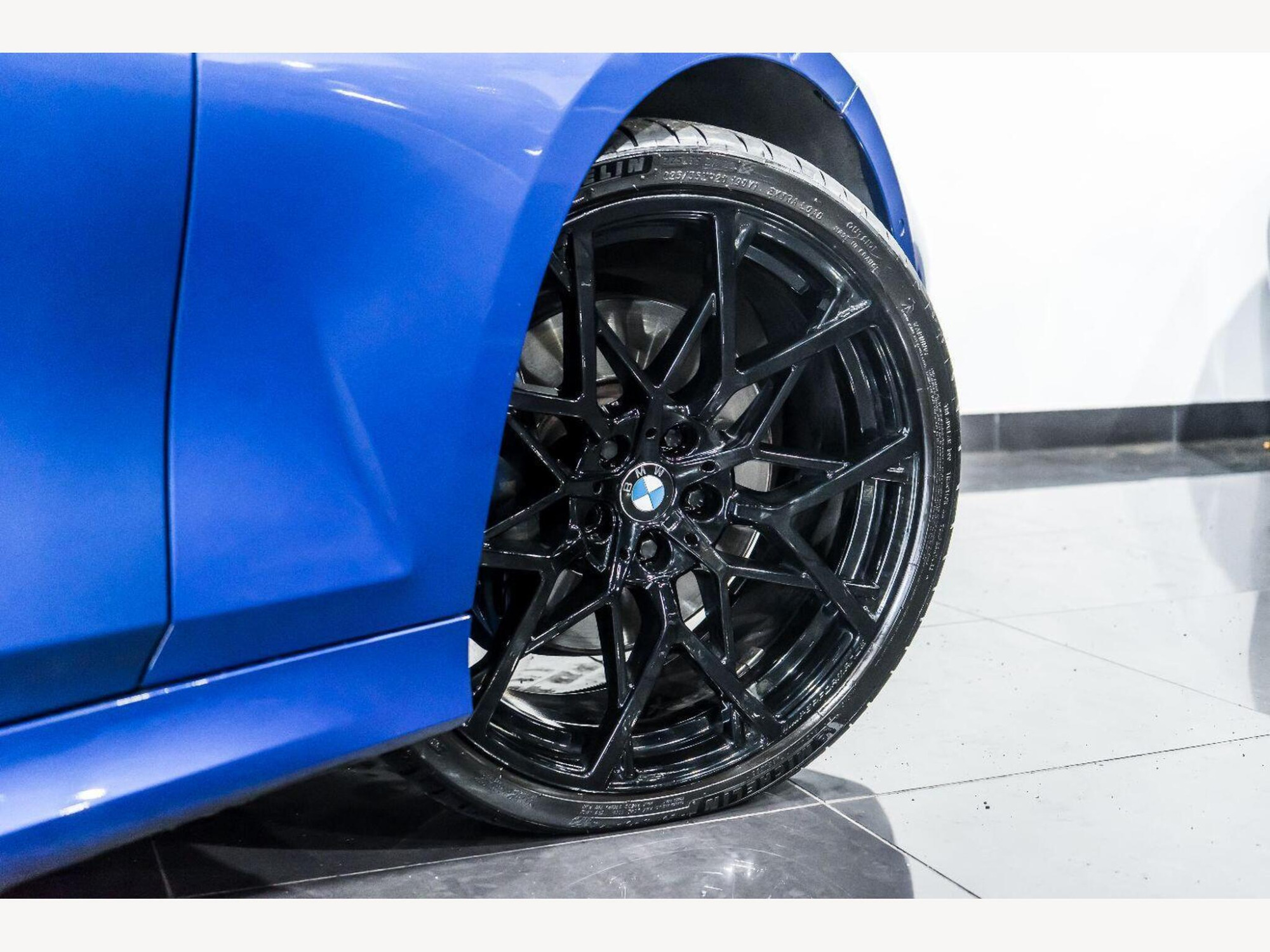 2019 BMW 3 SERIES image 9