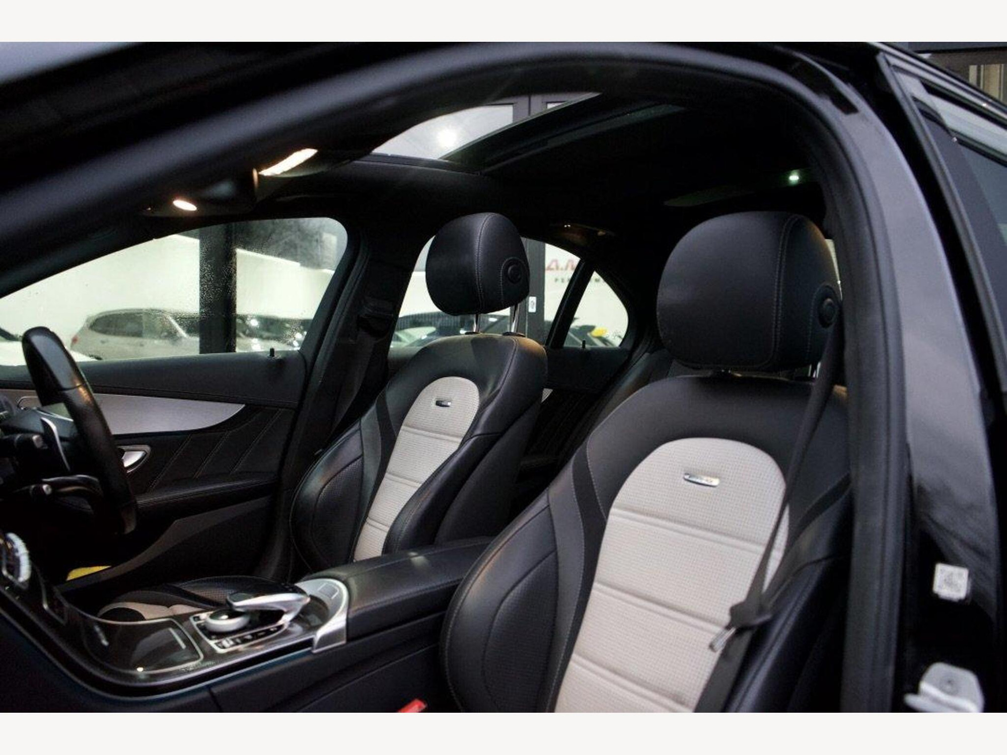 2016 Mercedes-Benz C CLASS image 11