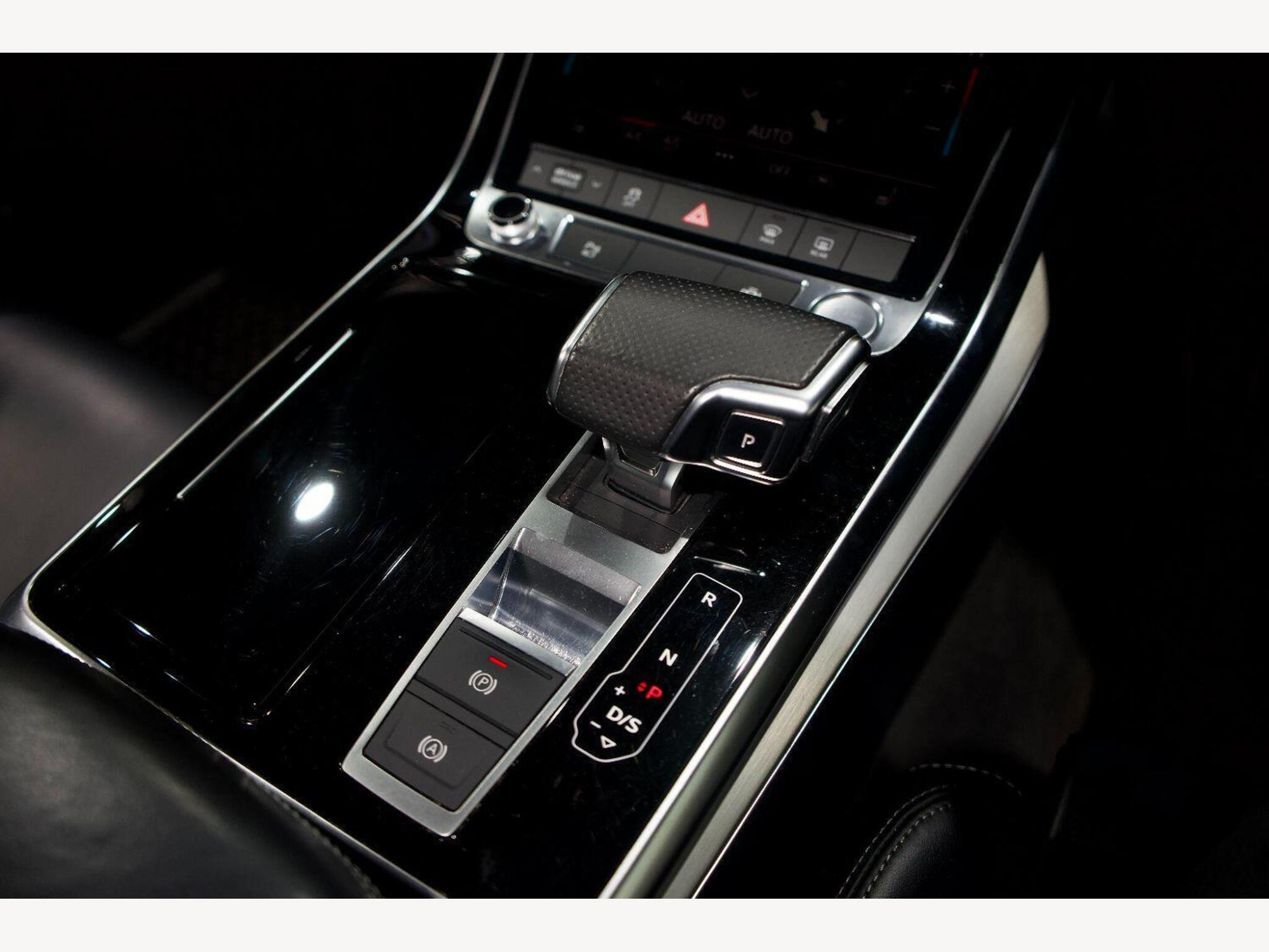 2020 Audi Q7 image 18