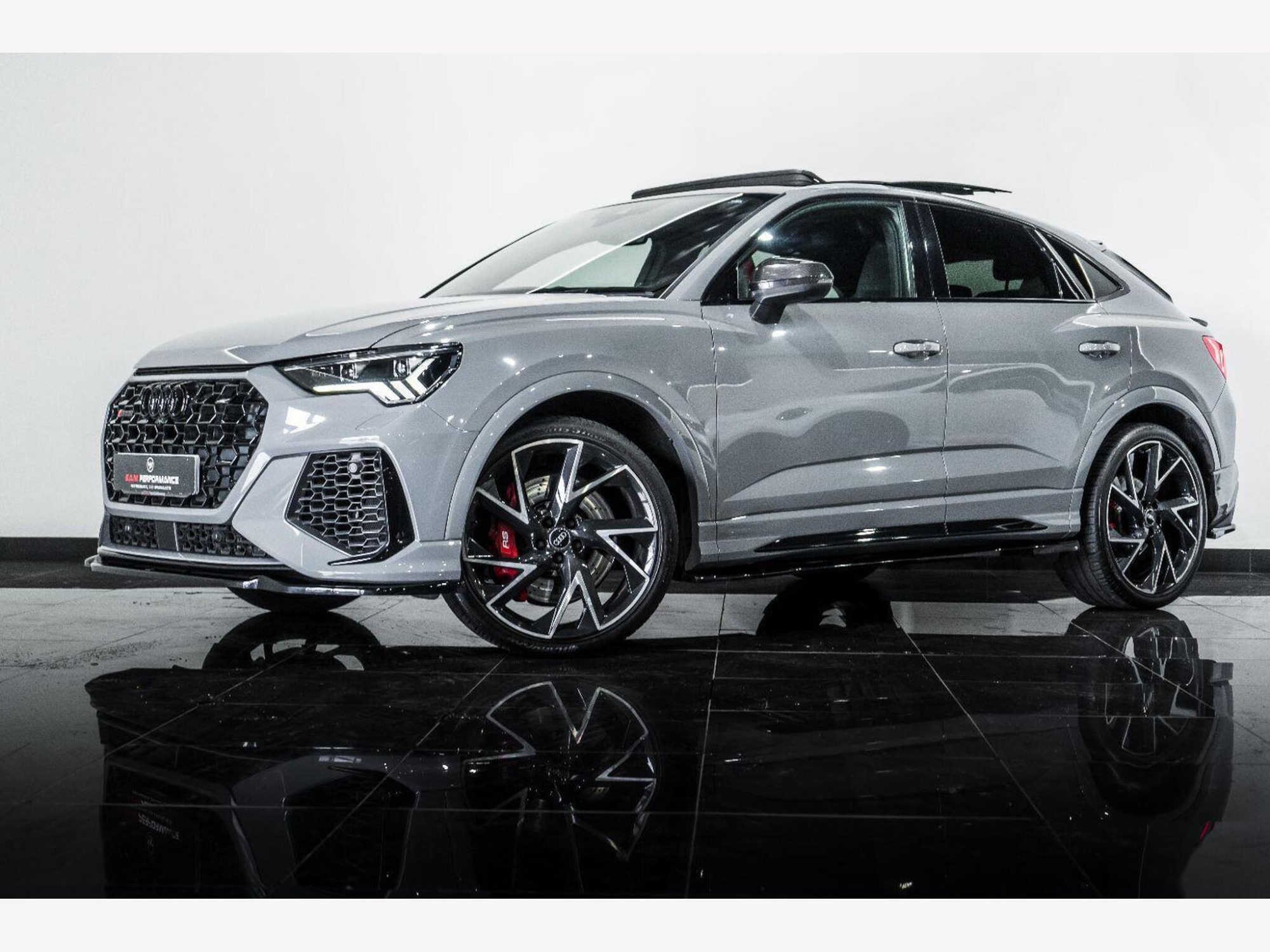2020 Audi RS Q3 image 2
