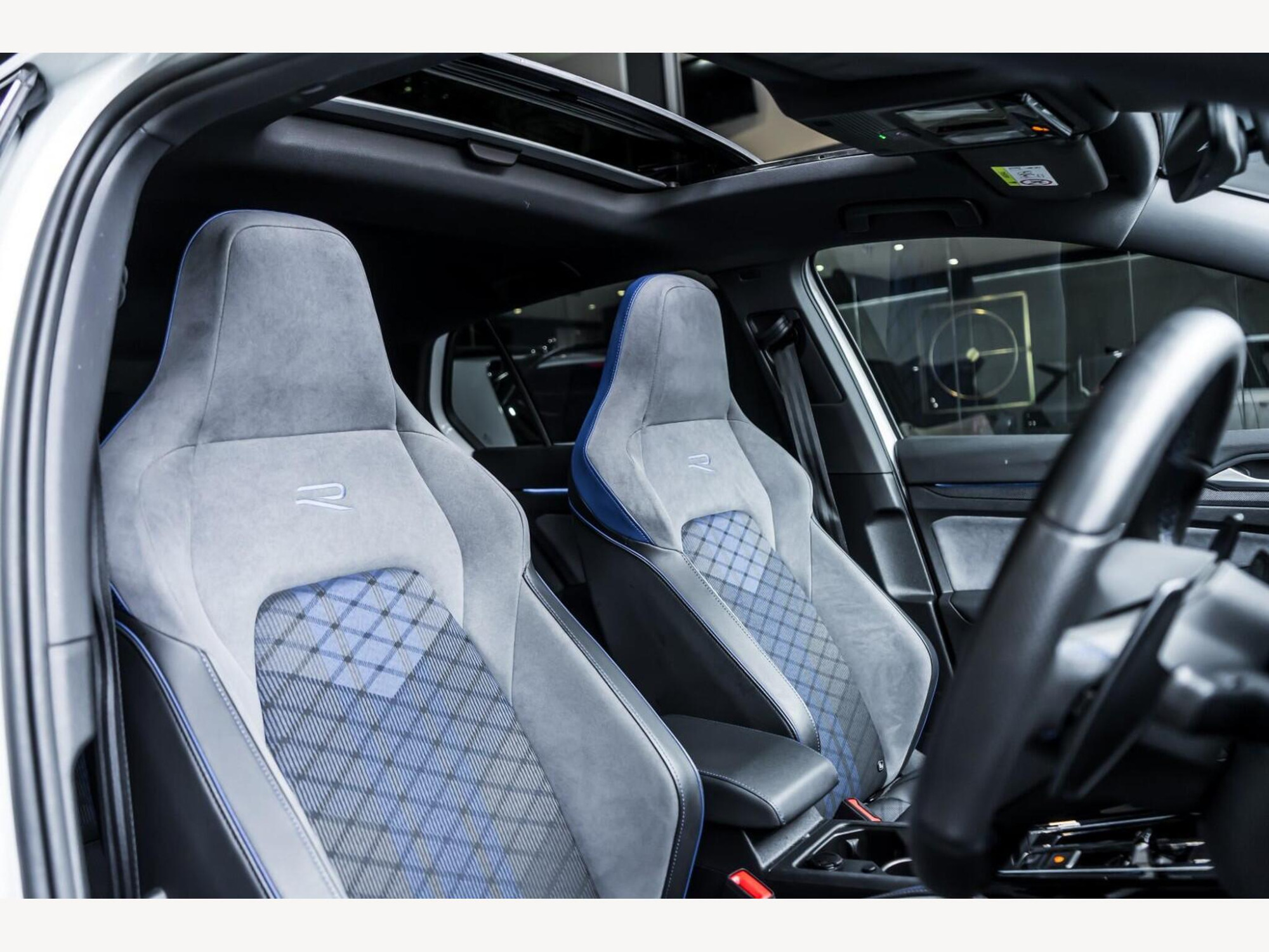 2025 Volkswagen GOLF image 8