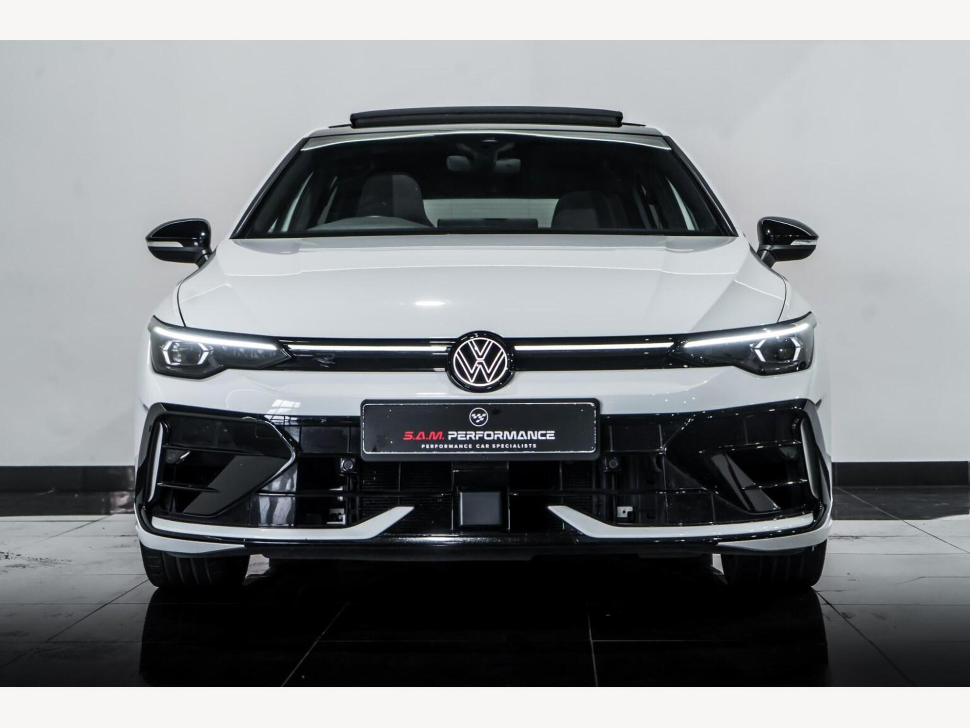 2025 Volkswagen GOLF image 3