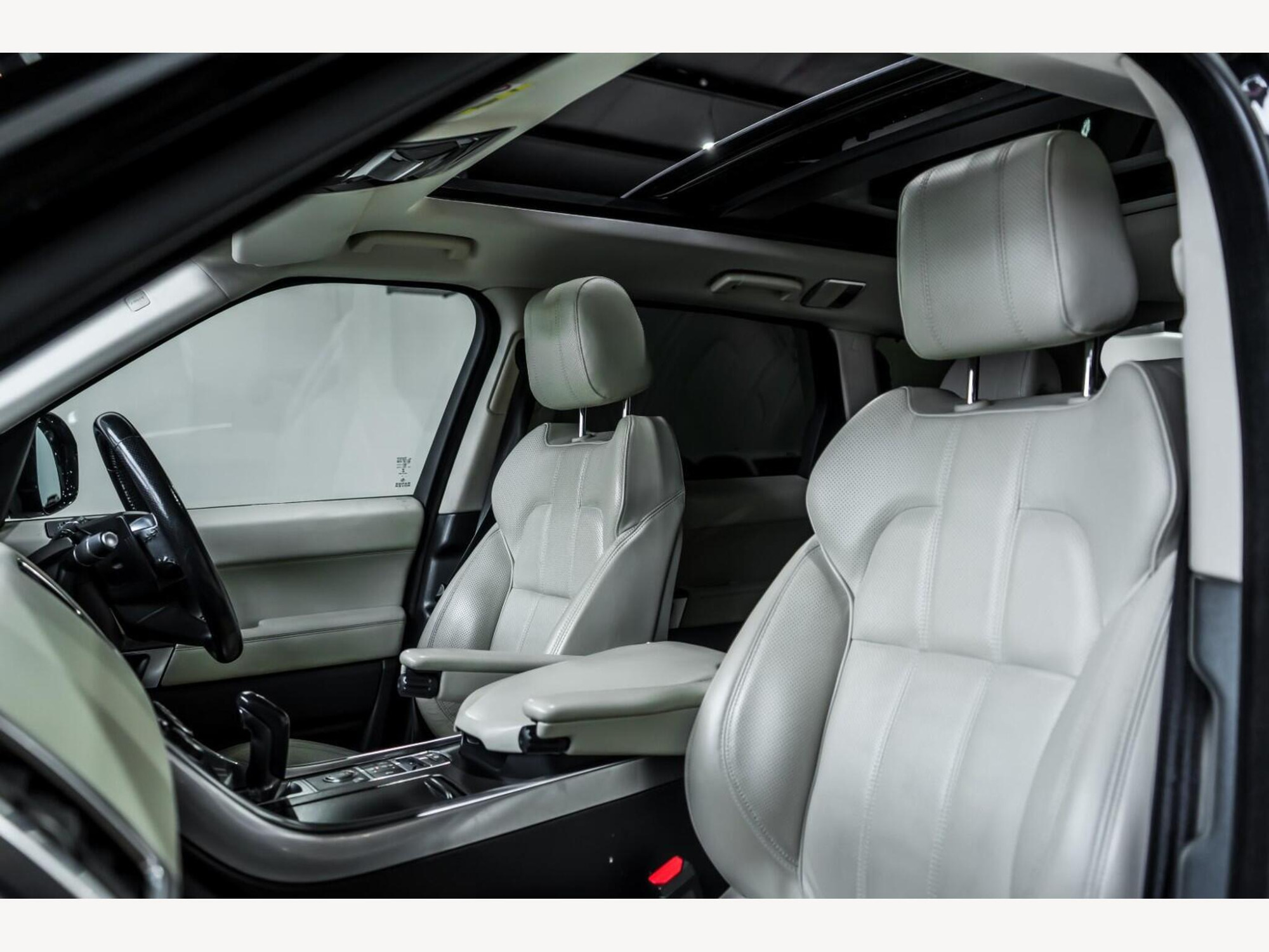 2015 Land Rover RANGE ROVER SPORT image 12