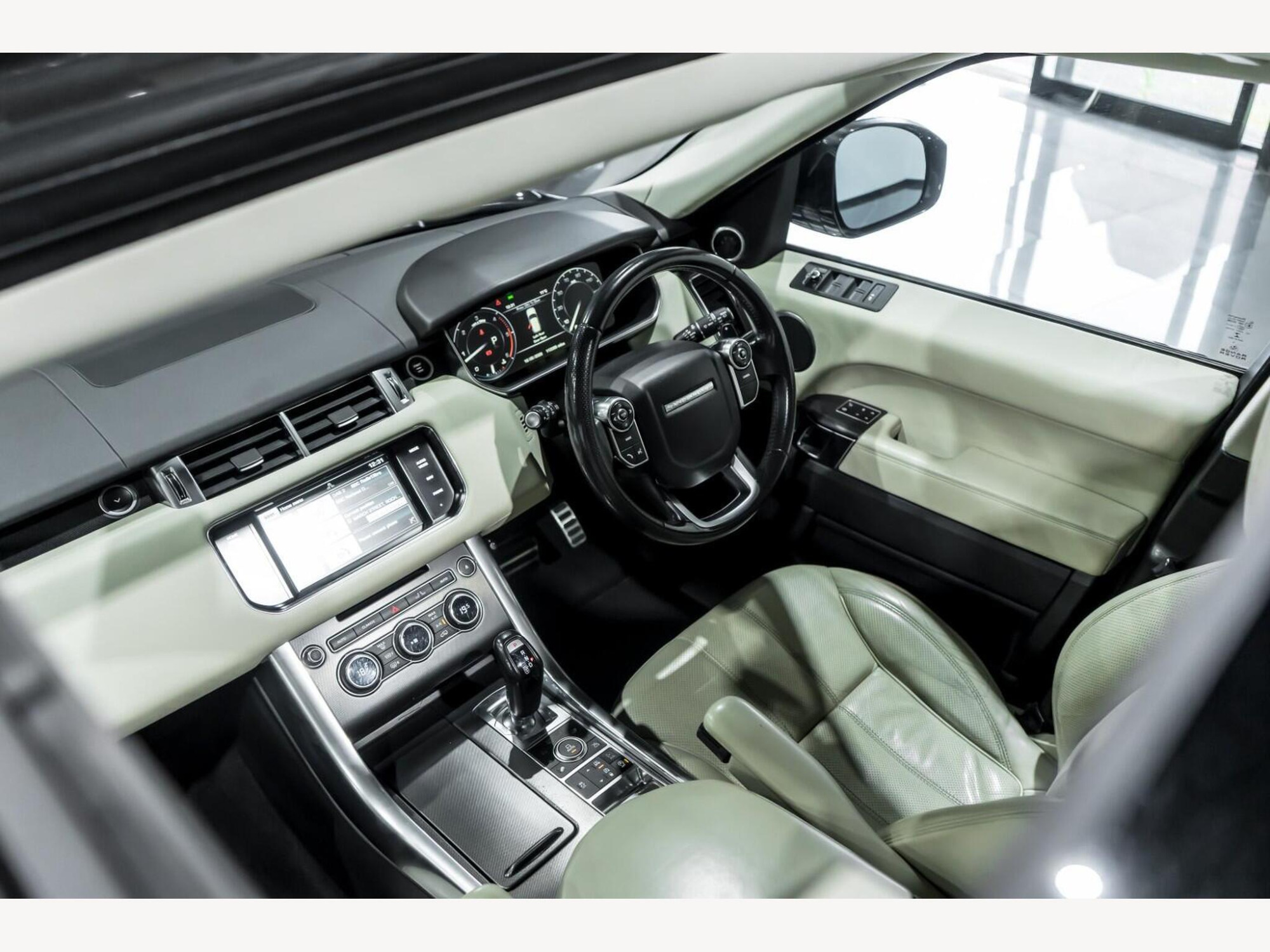 2015 Land Rover RANGE ROVER SPORT image 14