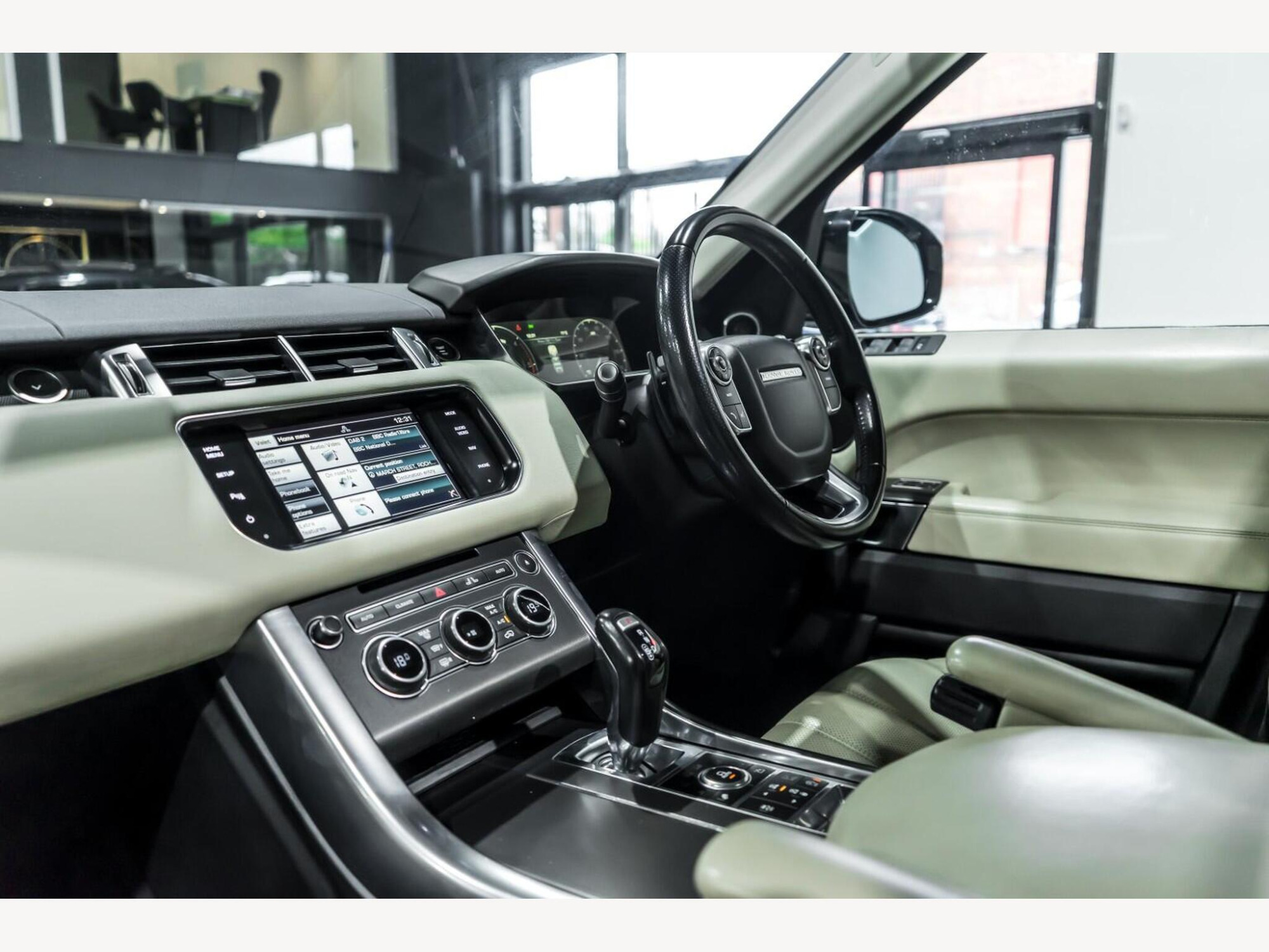 2015 Land Rover RANGE ROVER SPORT image 10