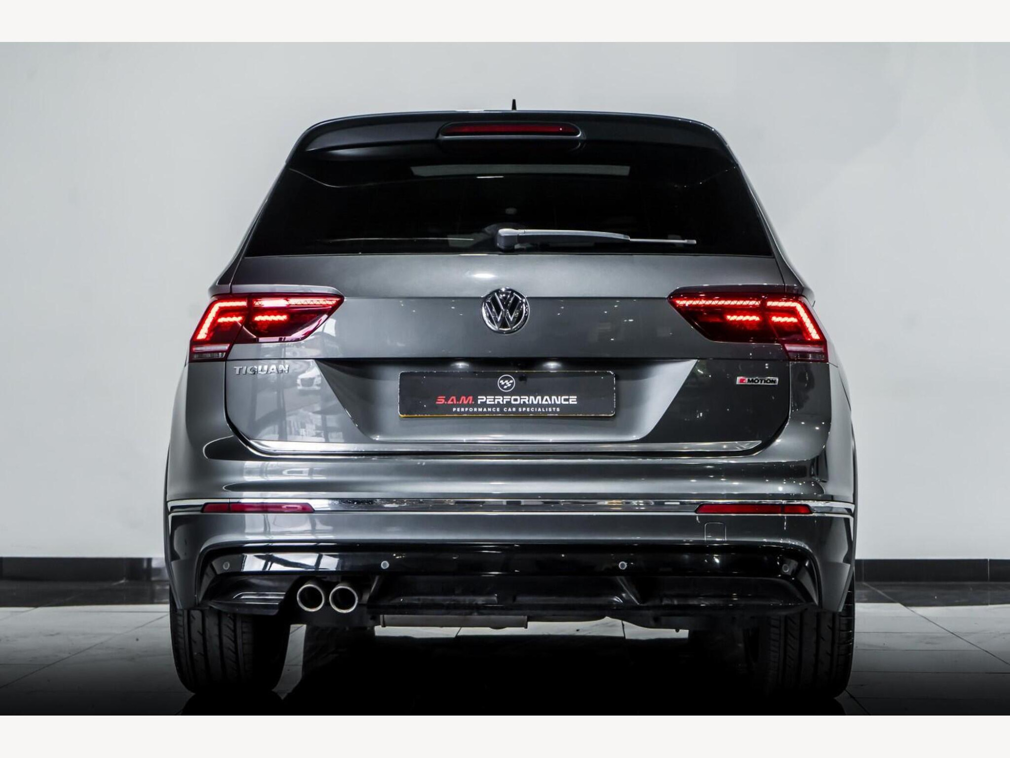 2018 Volkswagen TIGUAN image 8