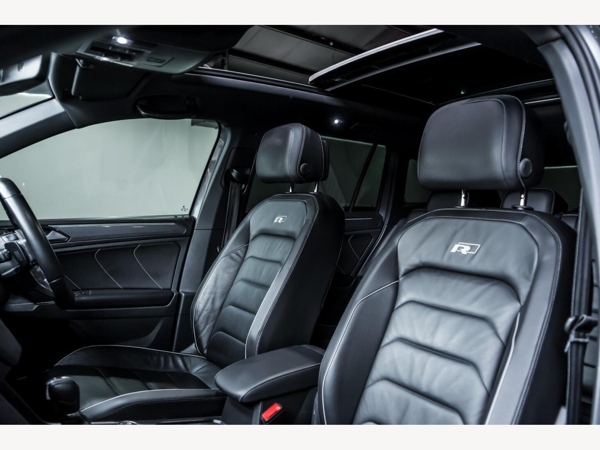 2018 Volkswagen TIGUAN image 13
