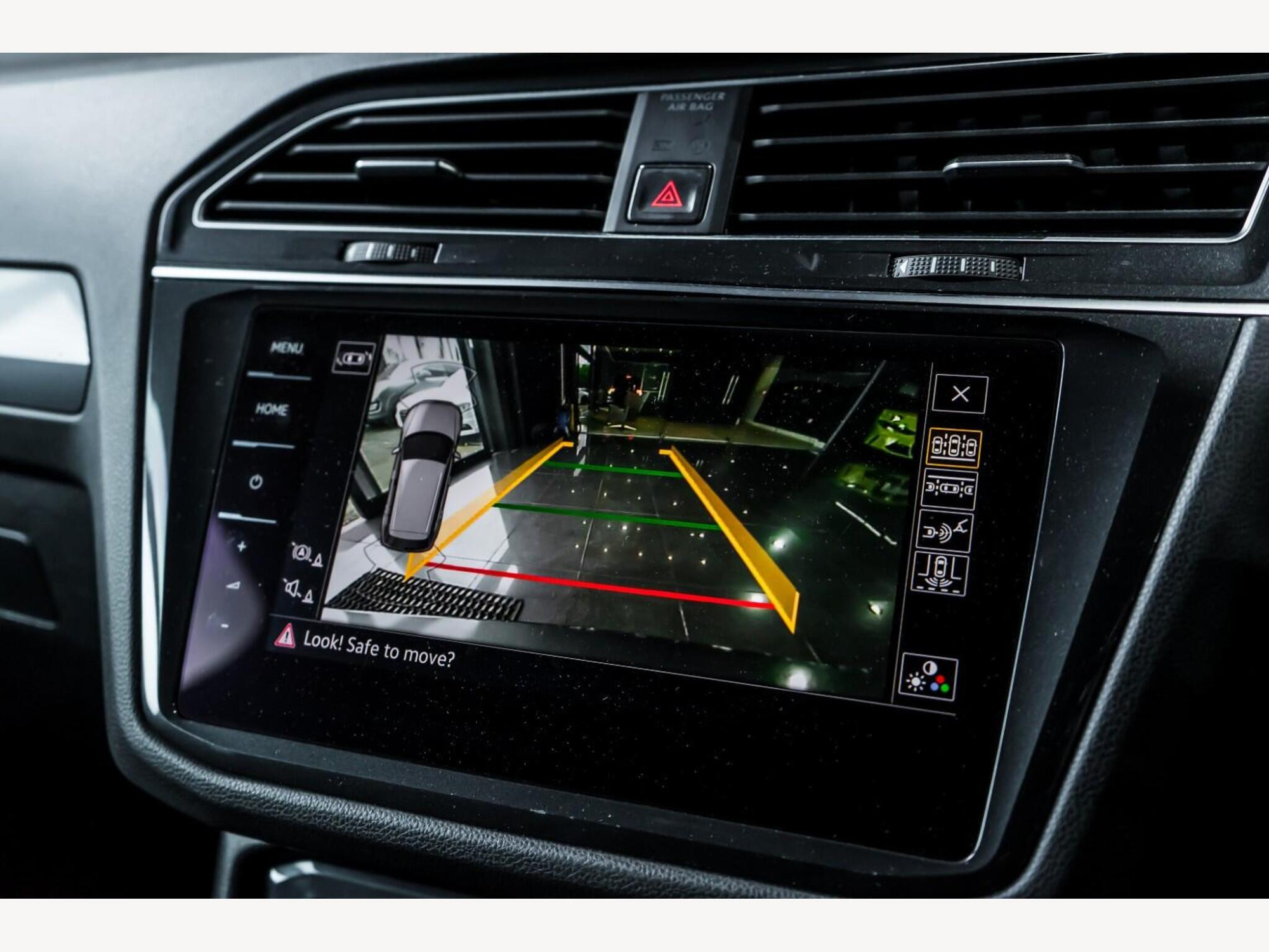2018 Volkswagen TIGUAN image 16