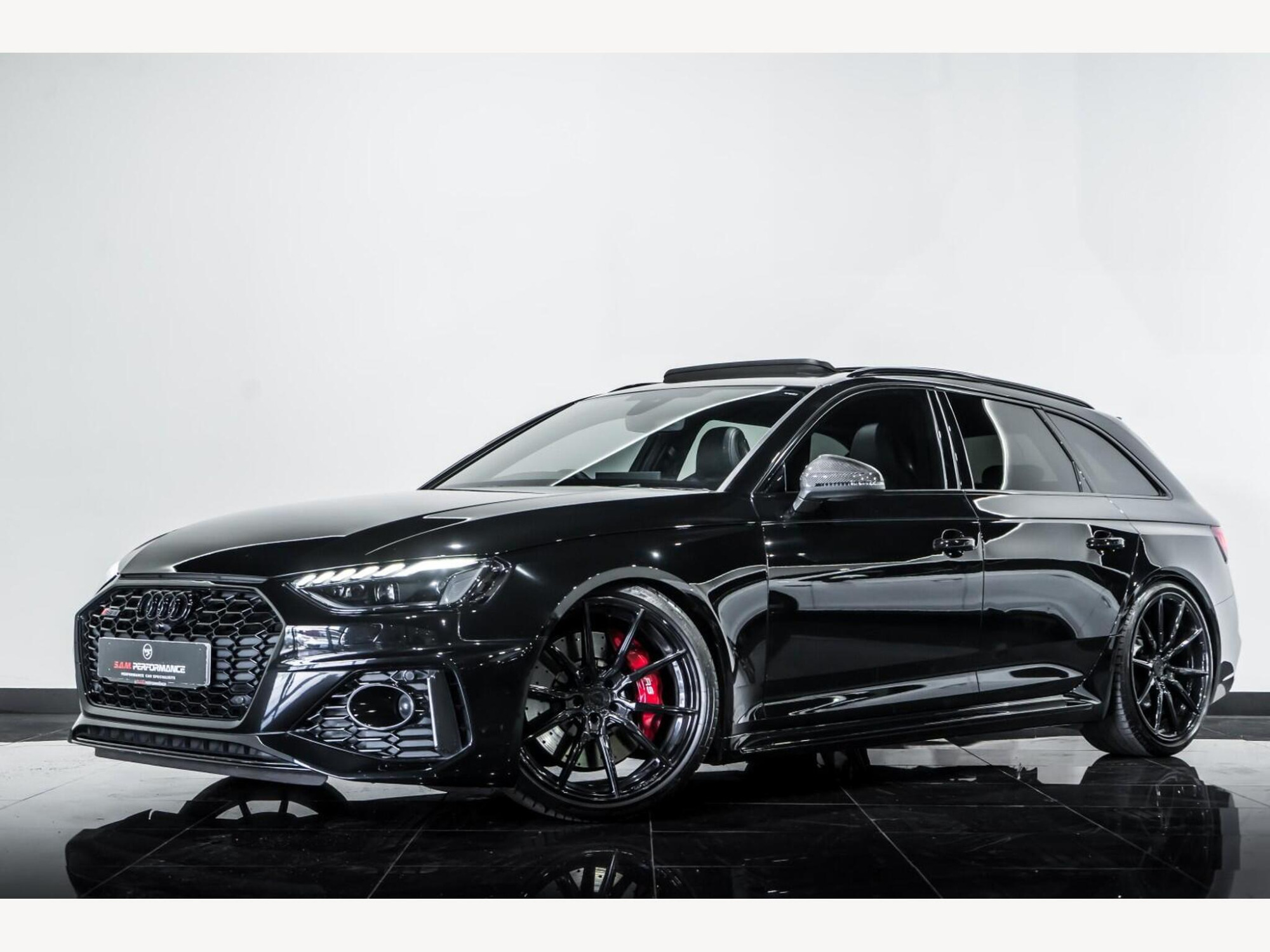 2020 Audi RS4 AVANT image 2