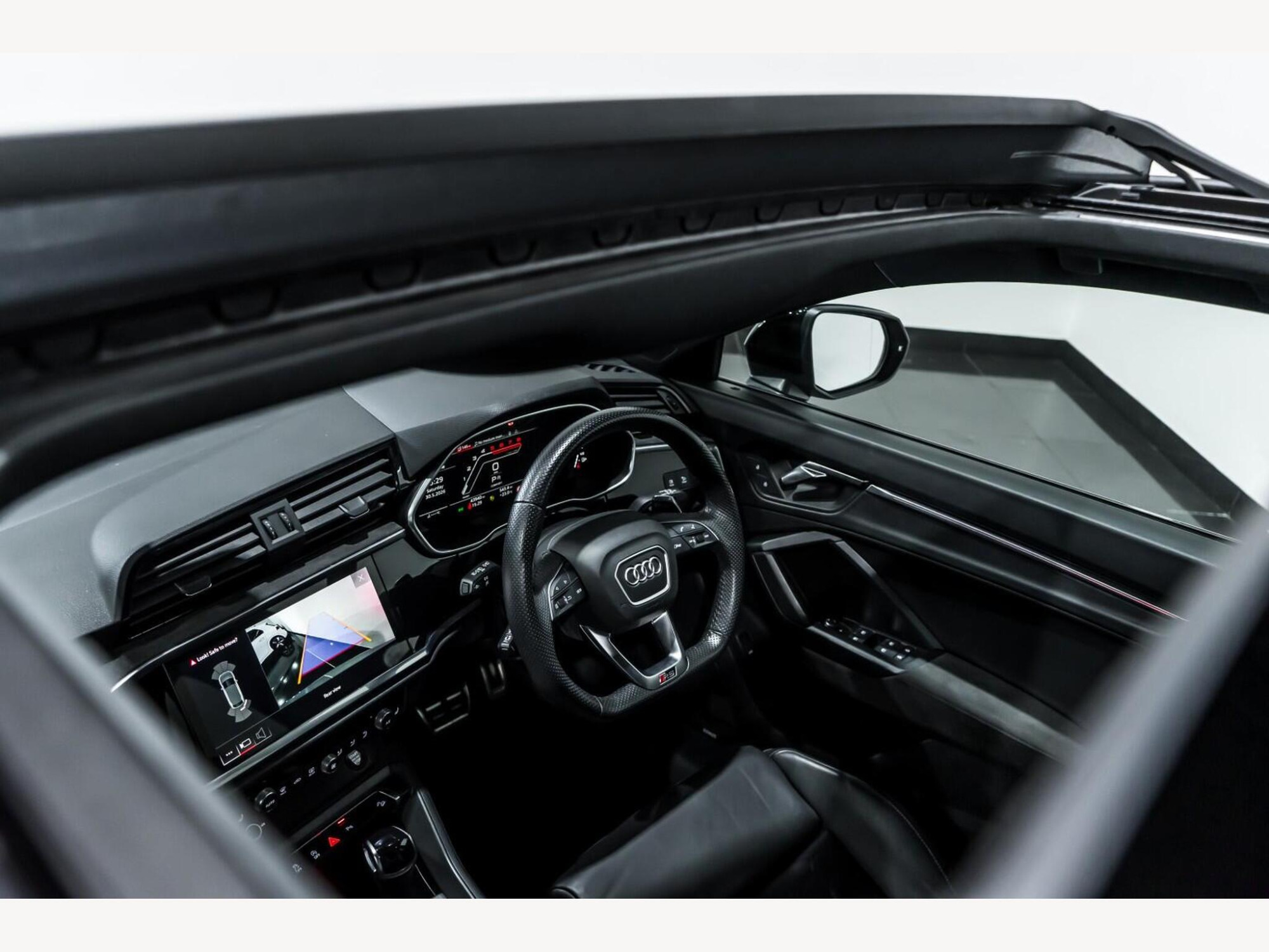 2022 Audi RS Q3 image 12