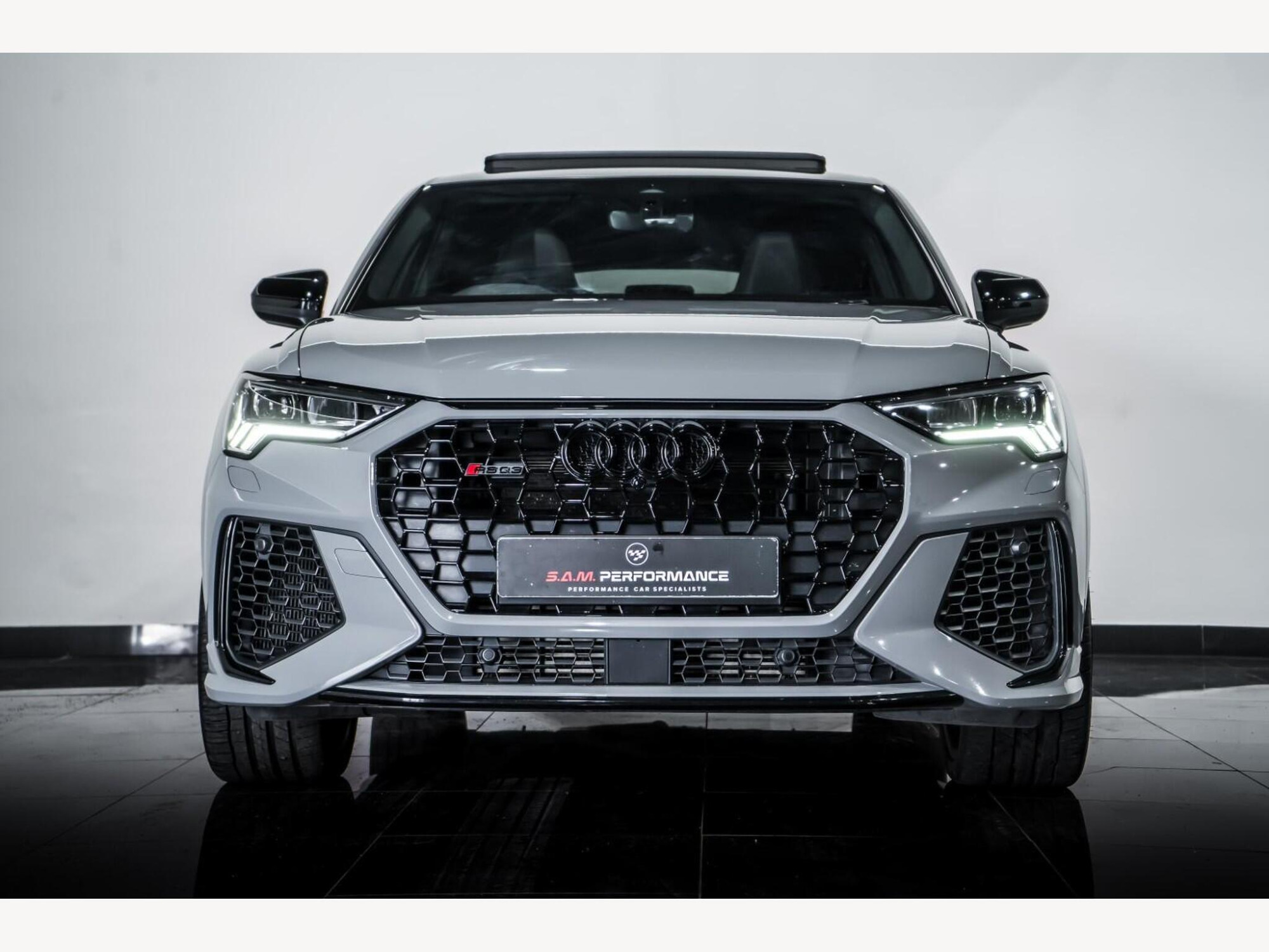 2022 Audi RS Q3 image 7