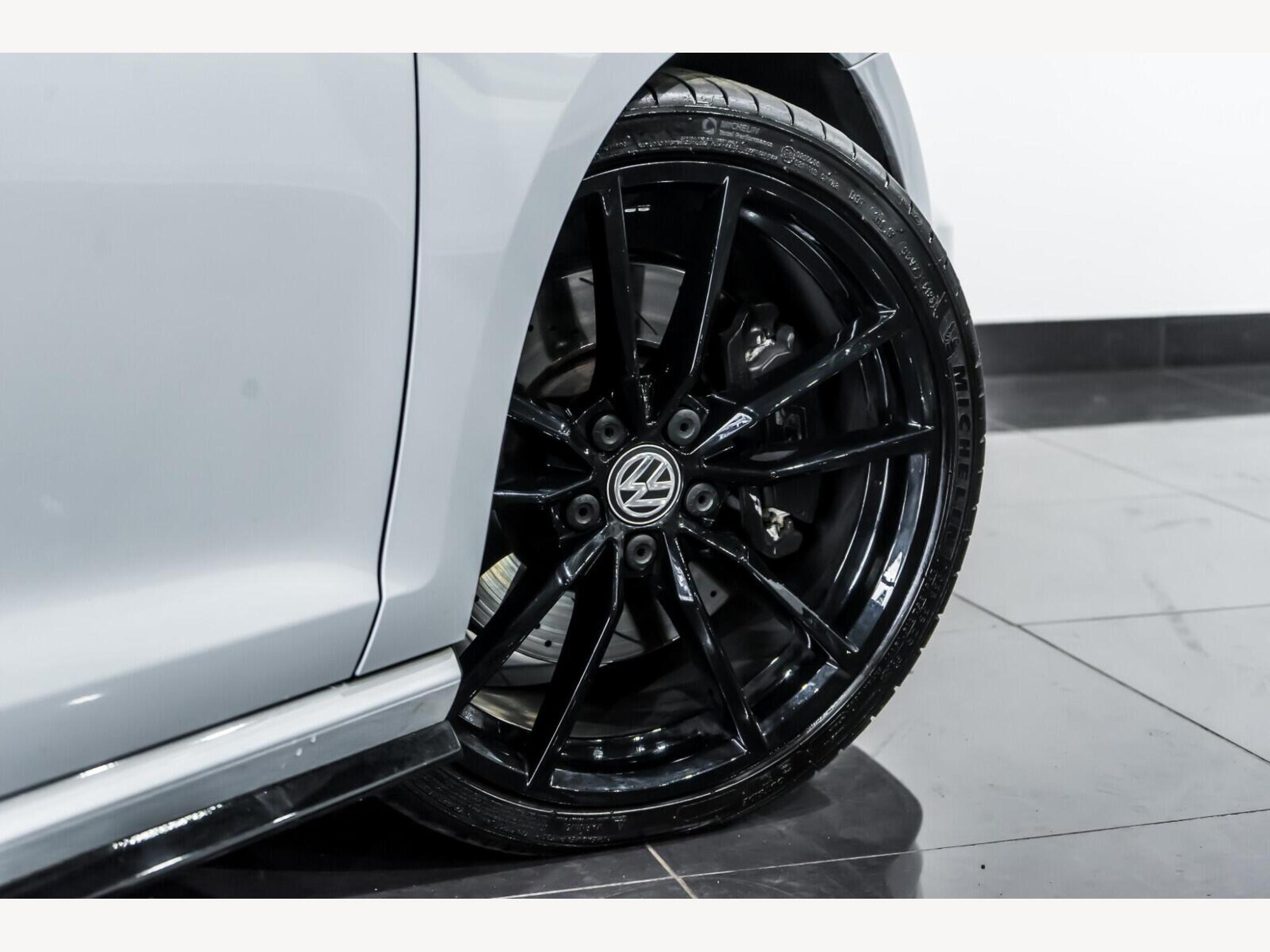 2019 Volkswagen GOLF image 9