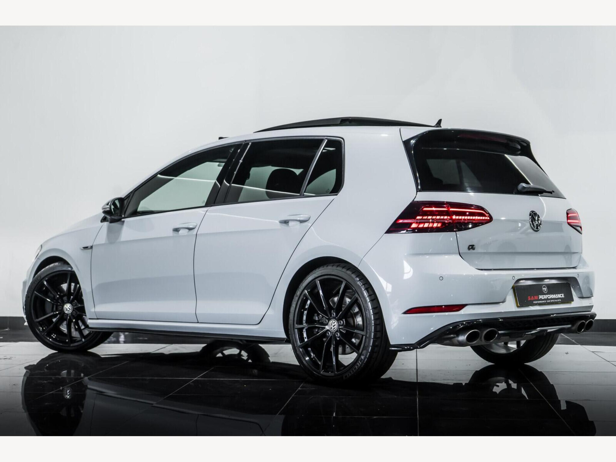 2019 Volkswagen GOLF image 3
