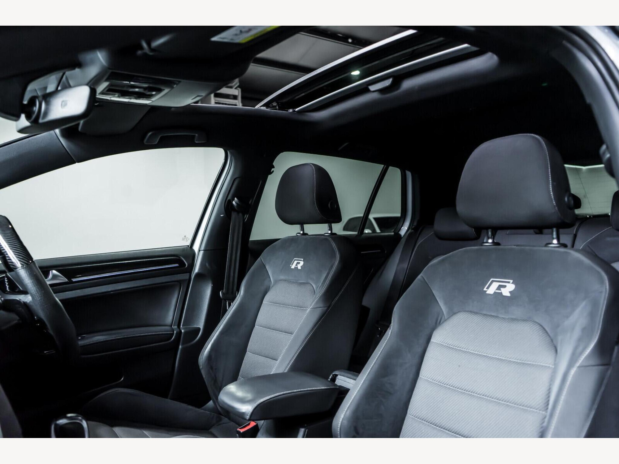 2019 Volkswagen GOLF image 13