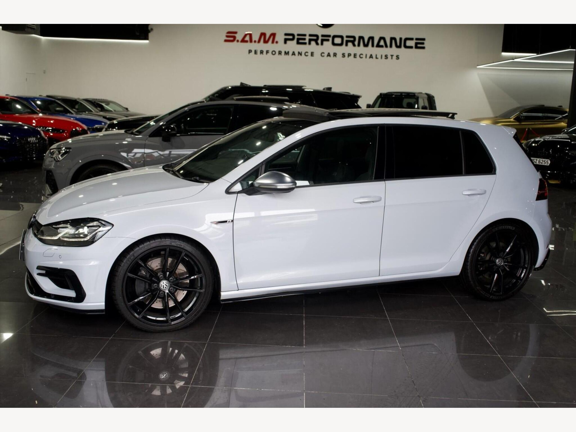 2019 VOLKSWAGEN GOLF image 3