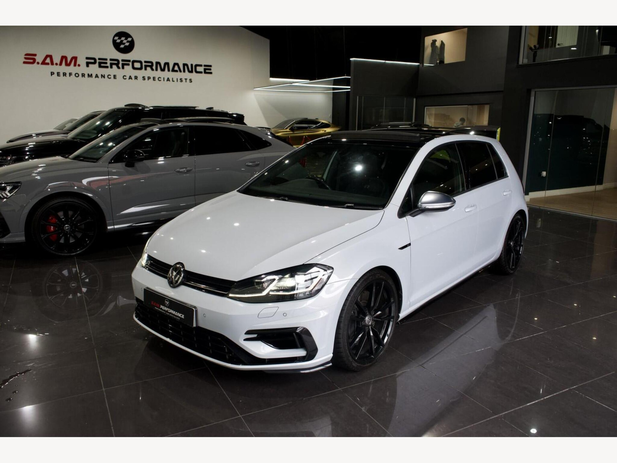 VOLKSWAGEN GOLF