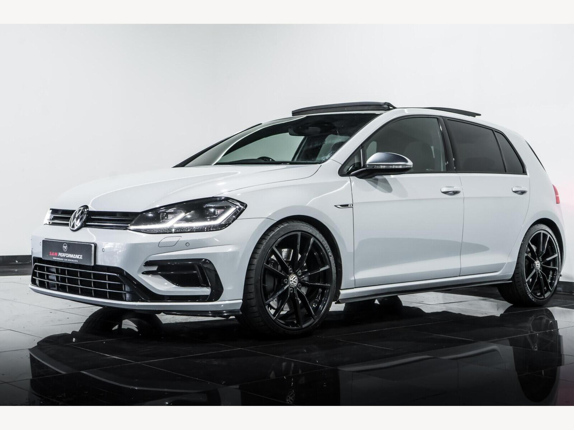 2019 Volkswagen GOLF image 4