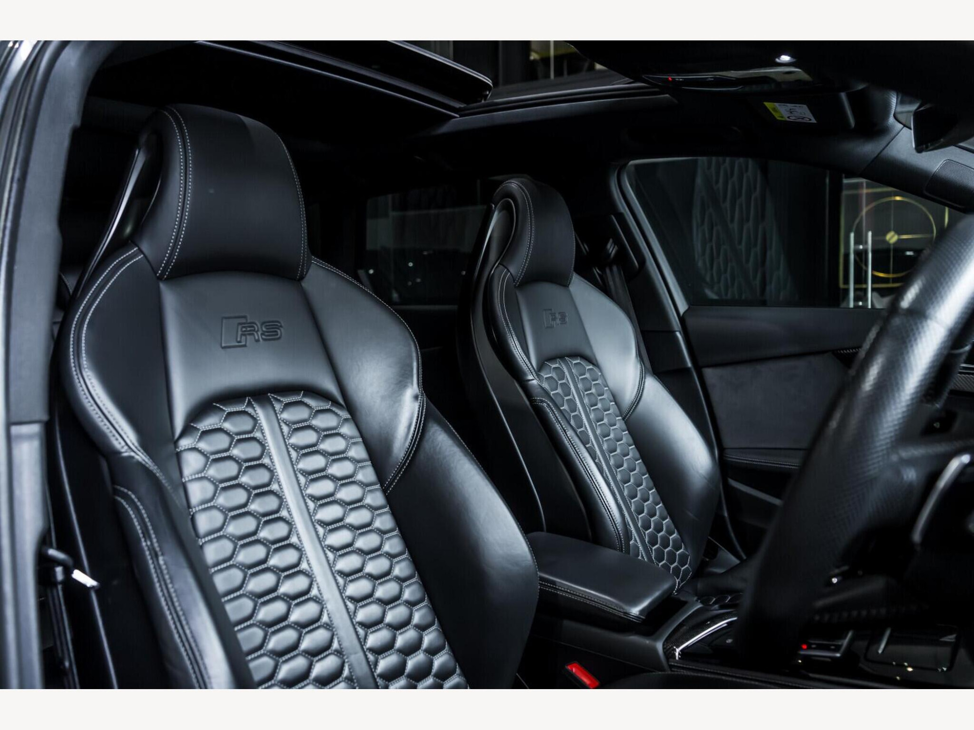 2020 Audi RS4 Avant image 13