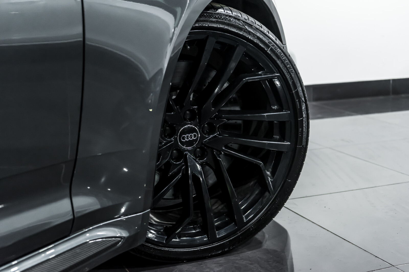 2020 Audi RS4 Avant image 9