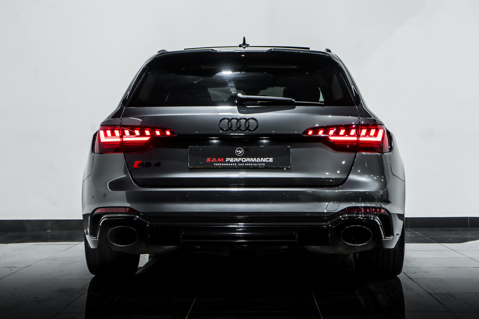 2020 Audi RS4 Avant image 8