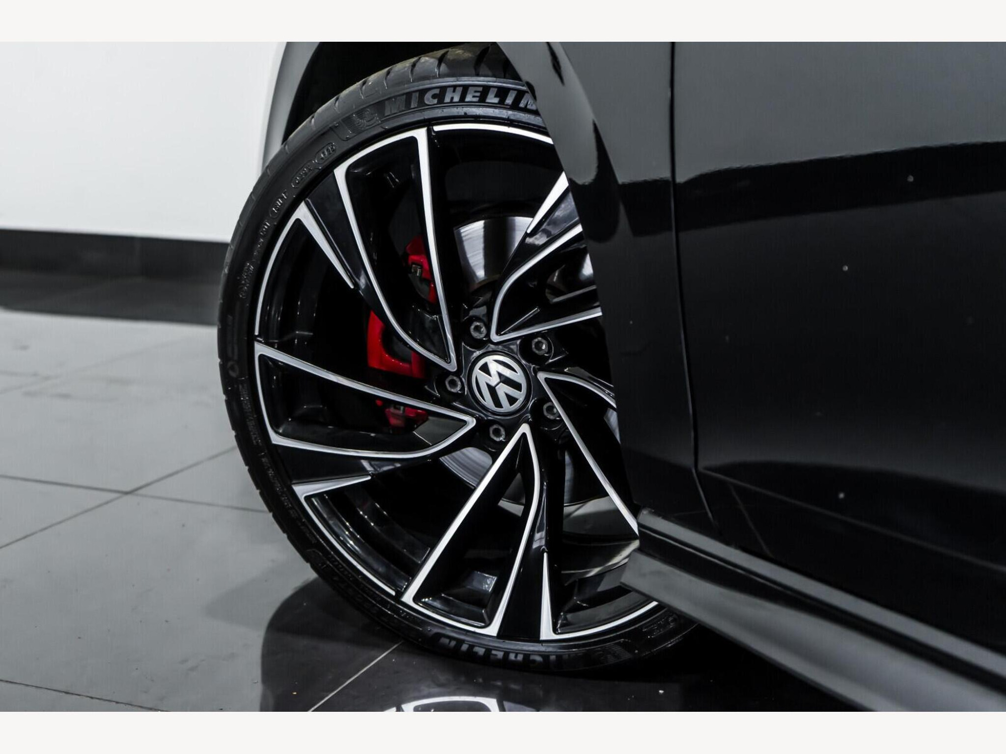 2021 Volkswagen Golf image 8