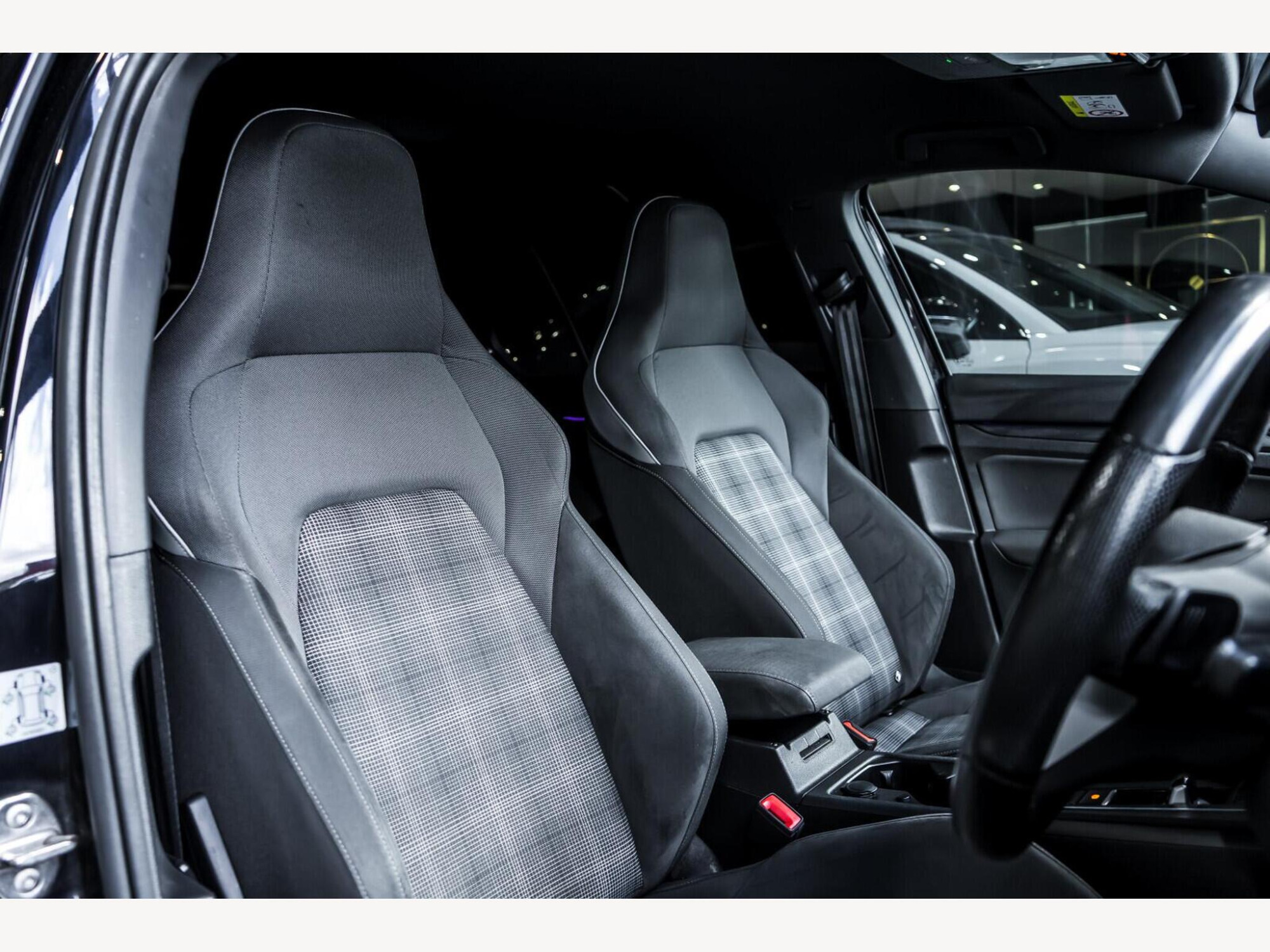 2021 Volkswagen Golf image 10