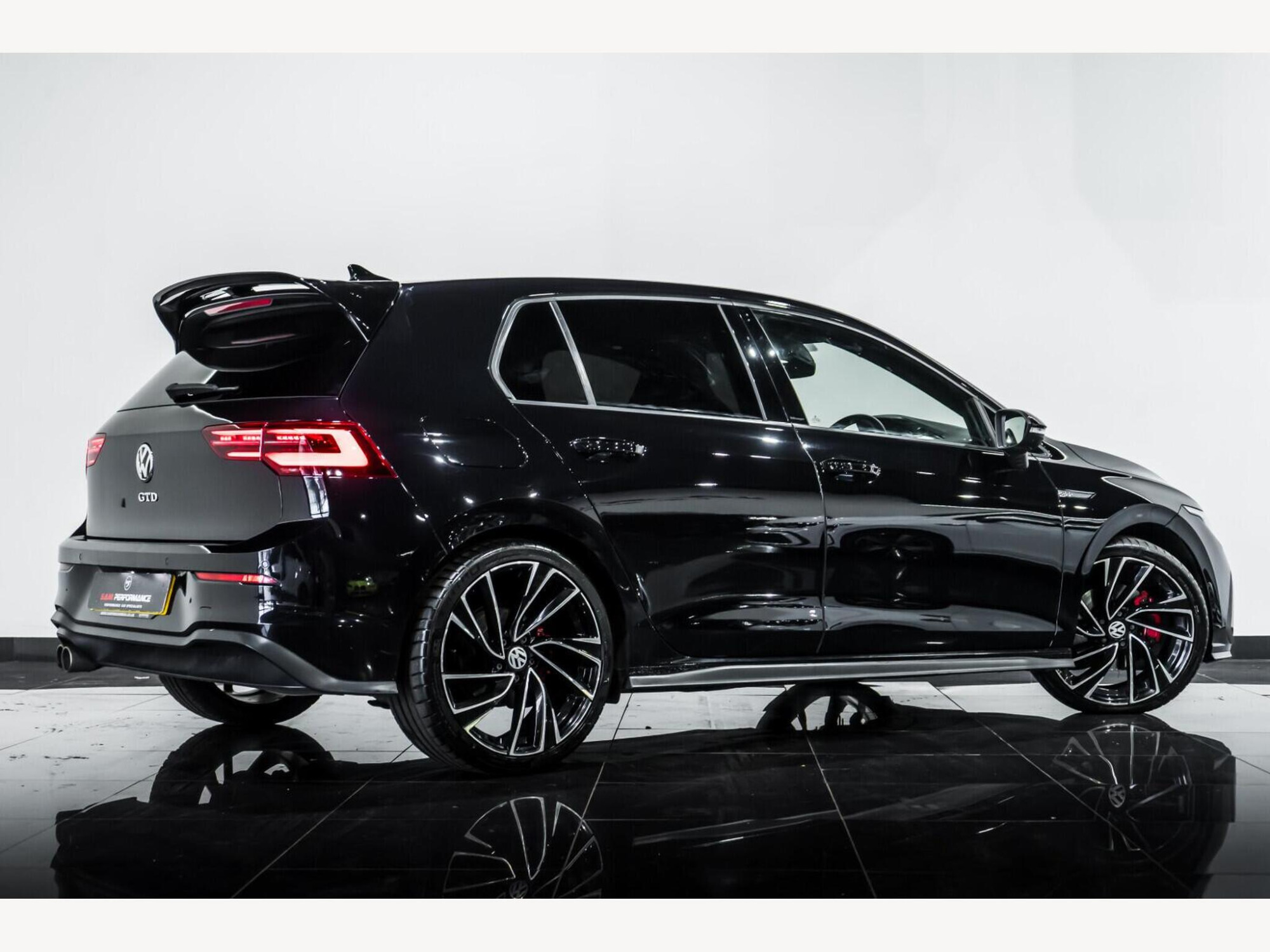 2021 Volkswagen Golf image 3